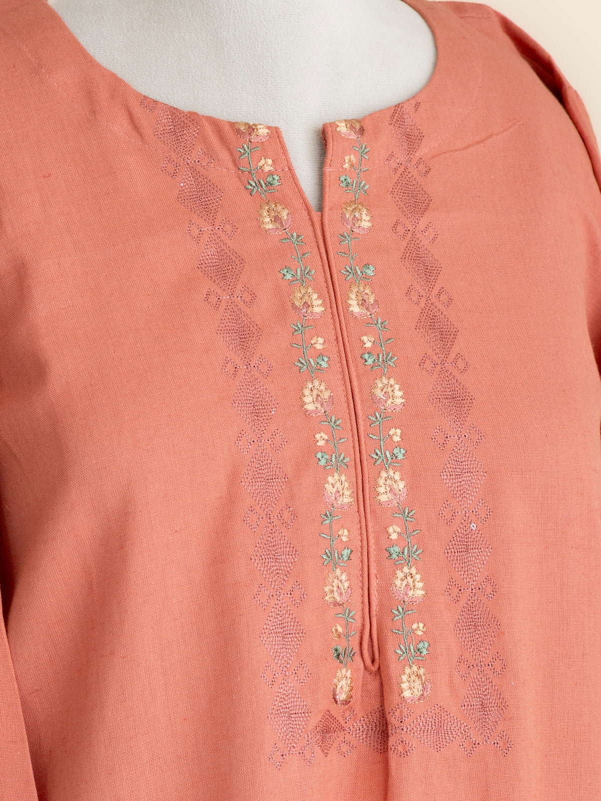 Namira Cotton Flax Embroidered Straight Kurta