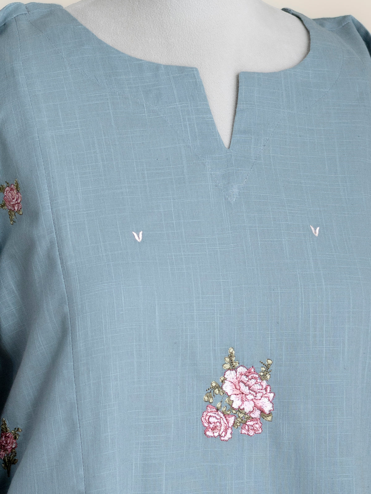 Hyzah Cotton Embroidered Straight Kurta