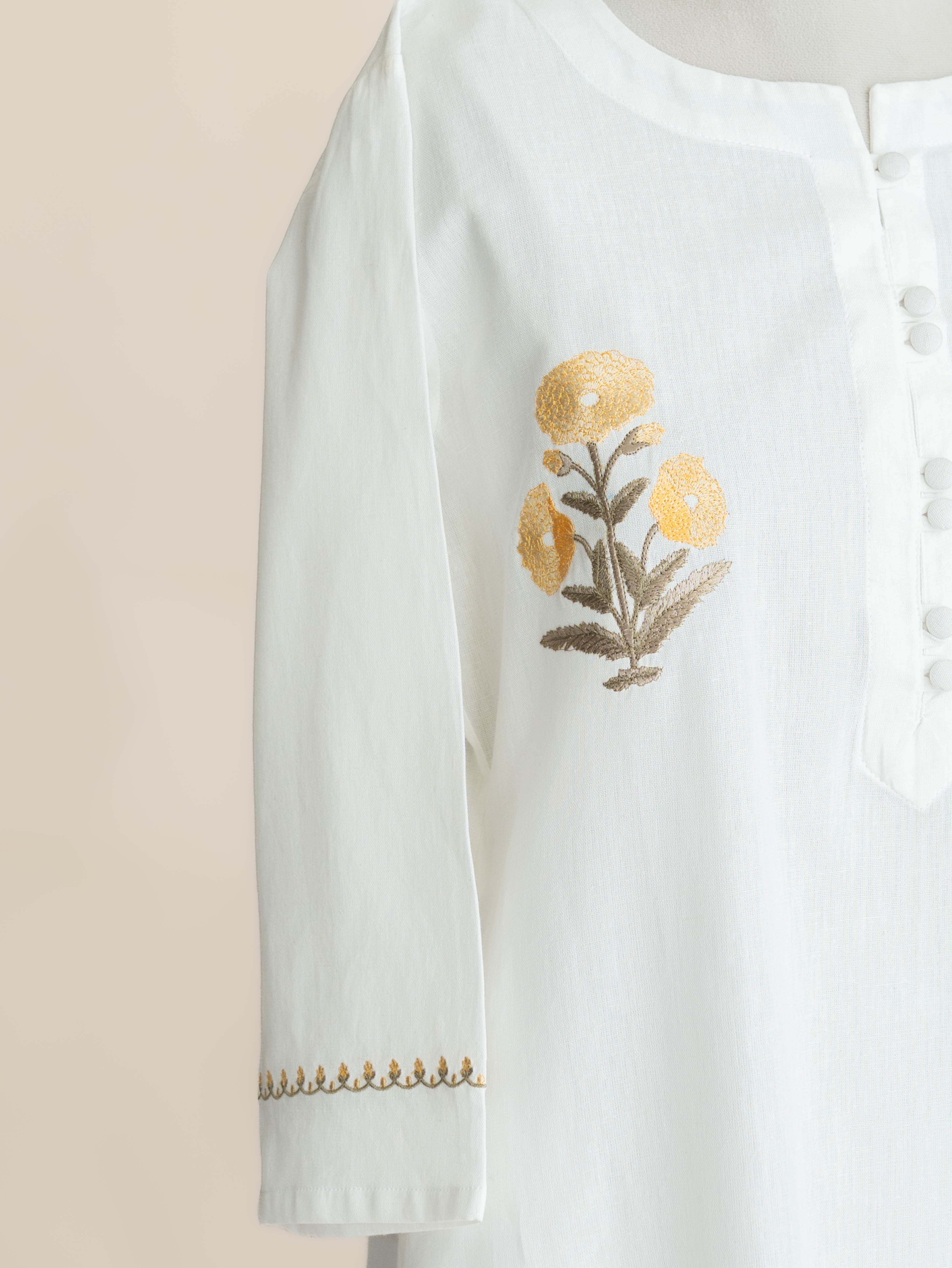 Amnah Cotton Flax Embroidered Straight Kurta