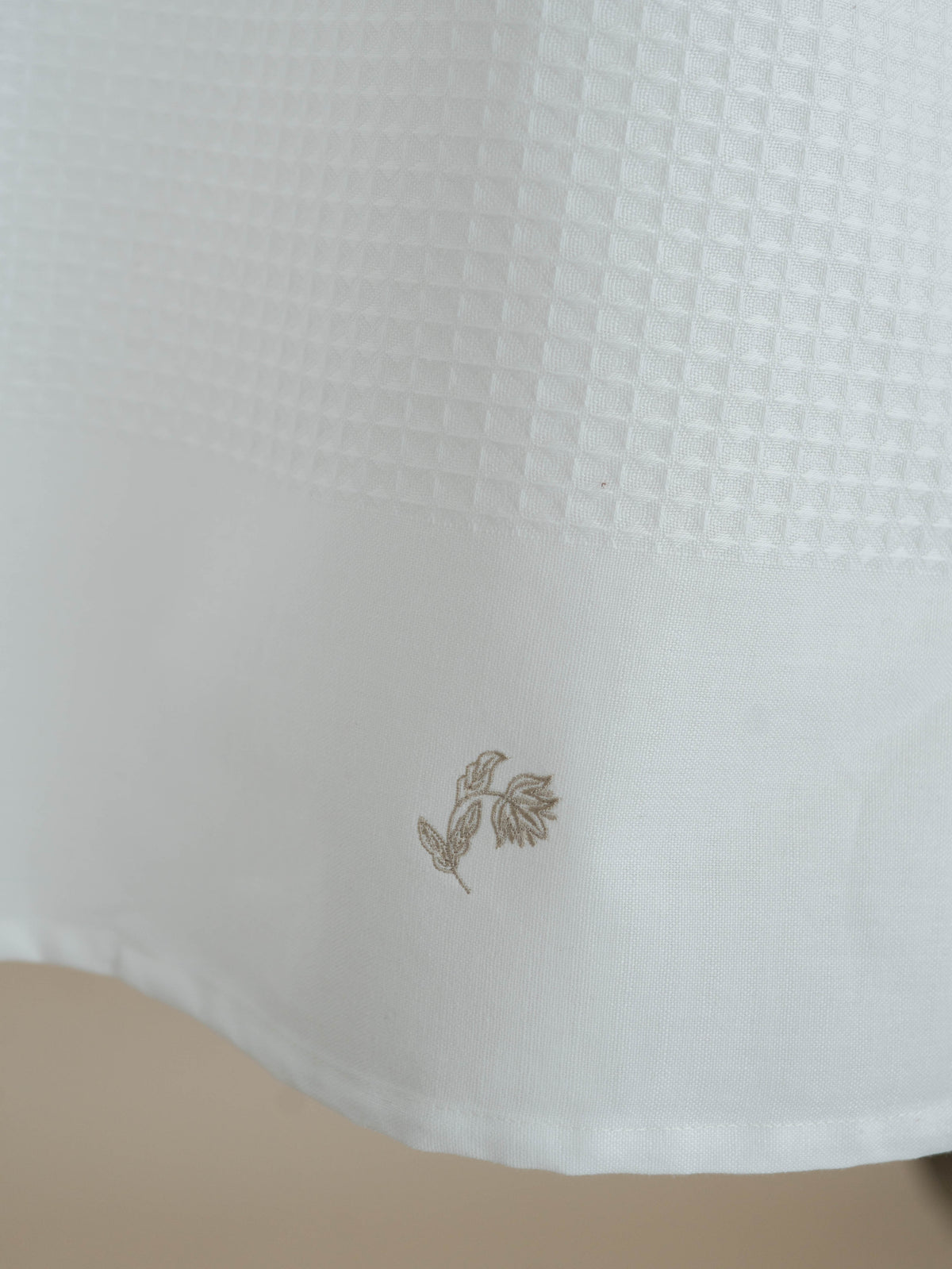 Saya Cotton Embroidered Bath Towel