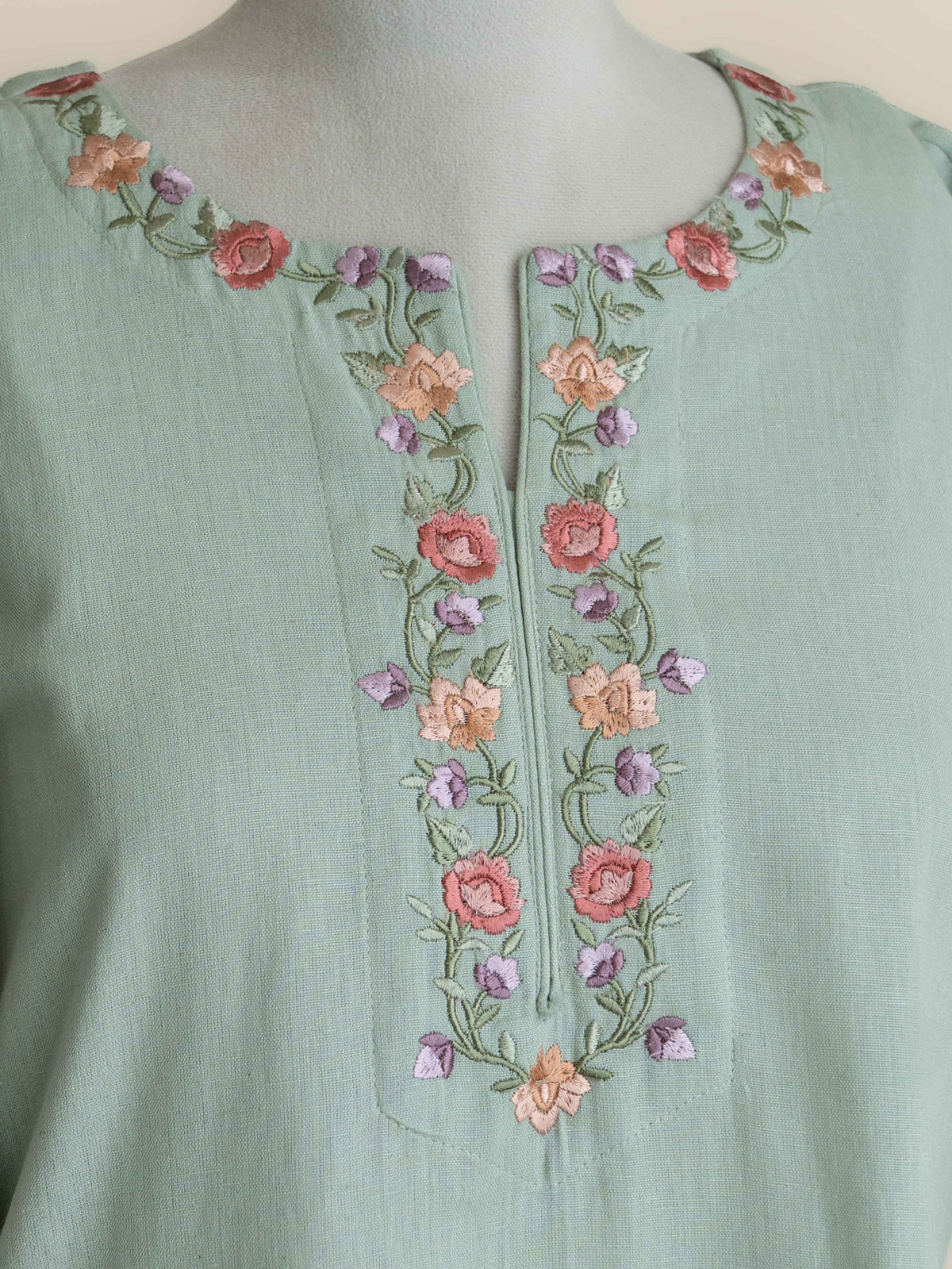 Navmi Cotton Flax Embroidered Straight Kurta