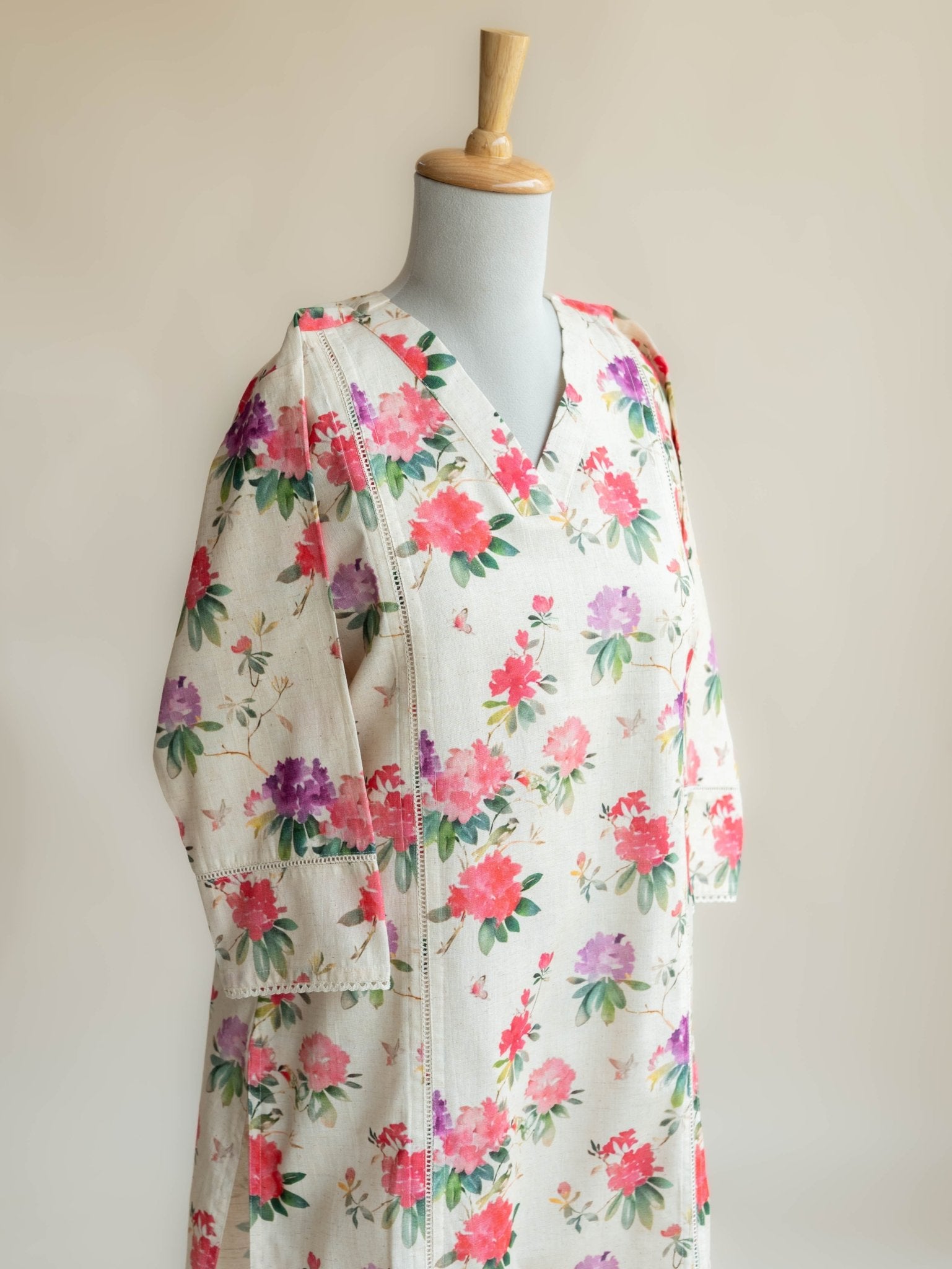 Abhaya Cotton Flax Digital Print Straight Kurta - AINA