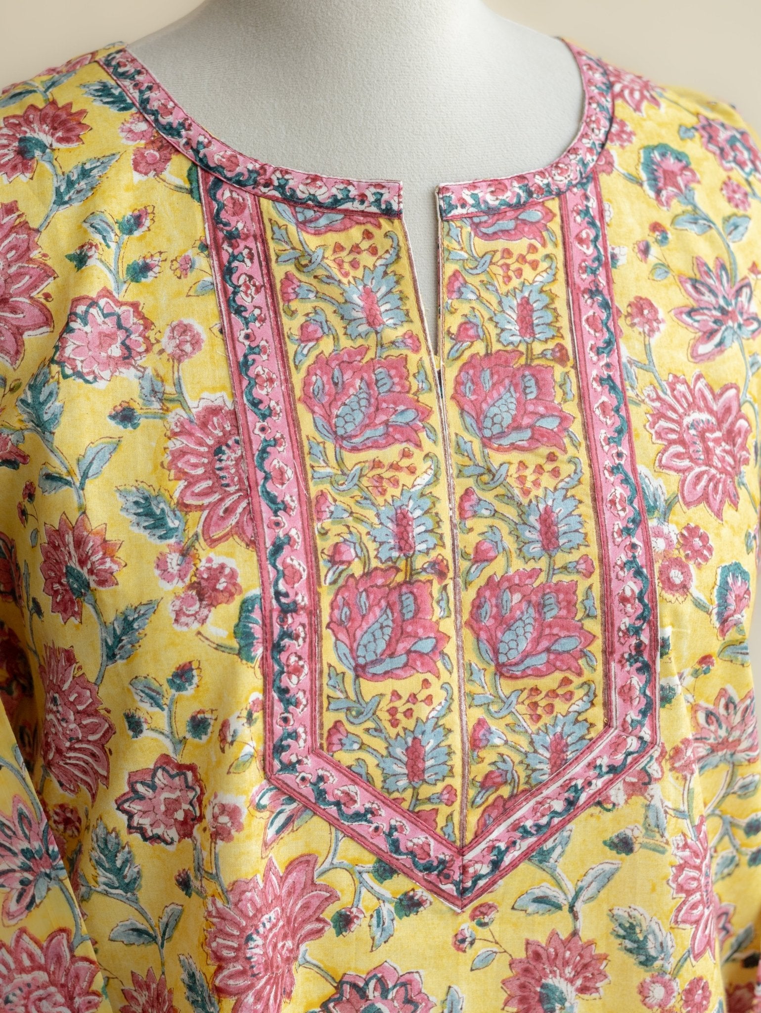 Anuvintha Cotton Block Printed Straight Kurta - AINA