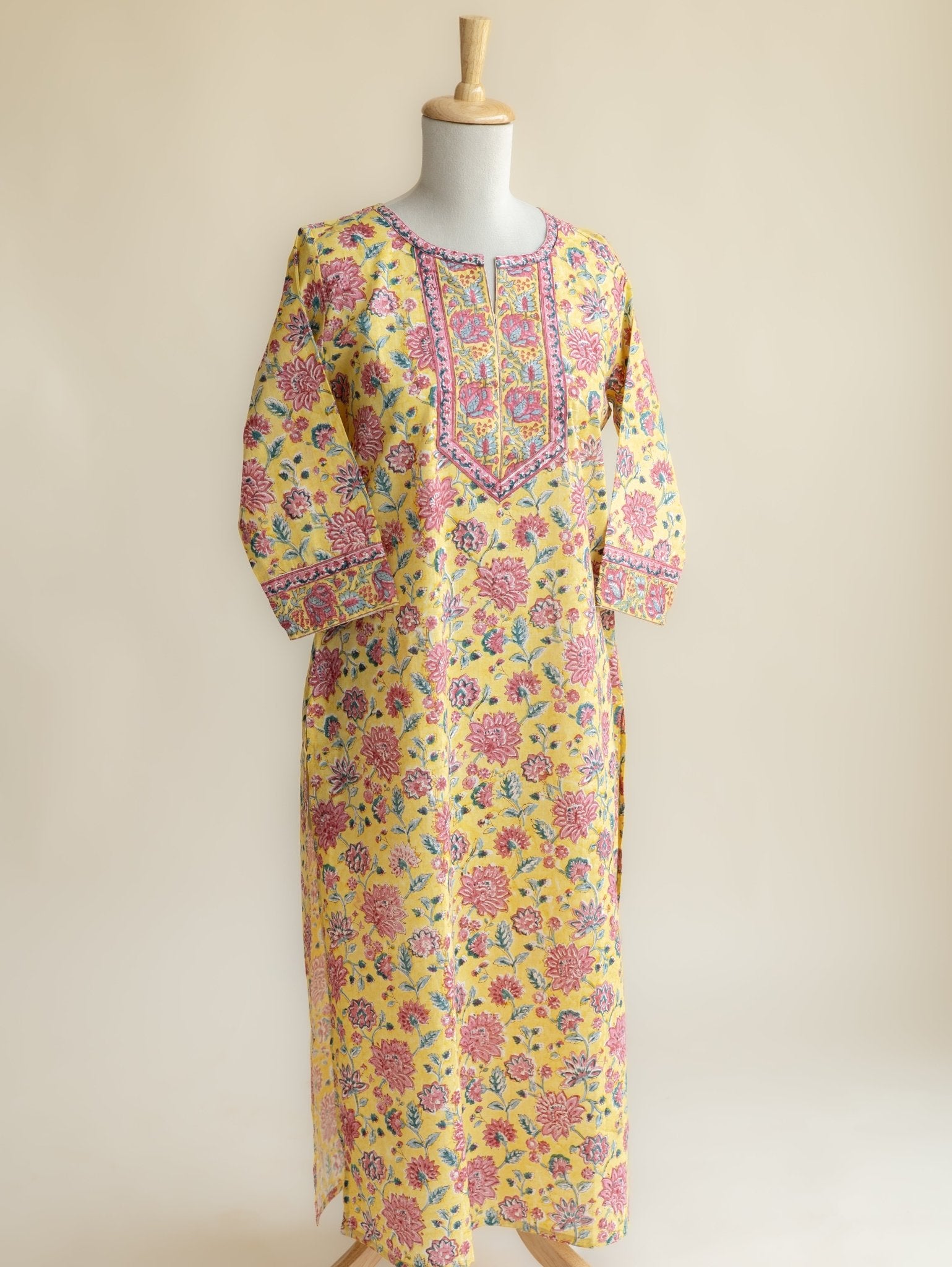 Anuvintha Cotton Block Printed Straight Kurta - AINA