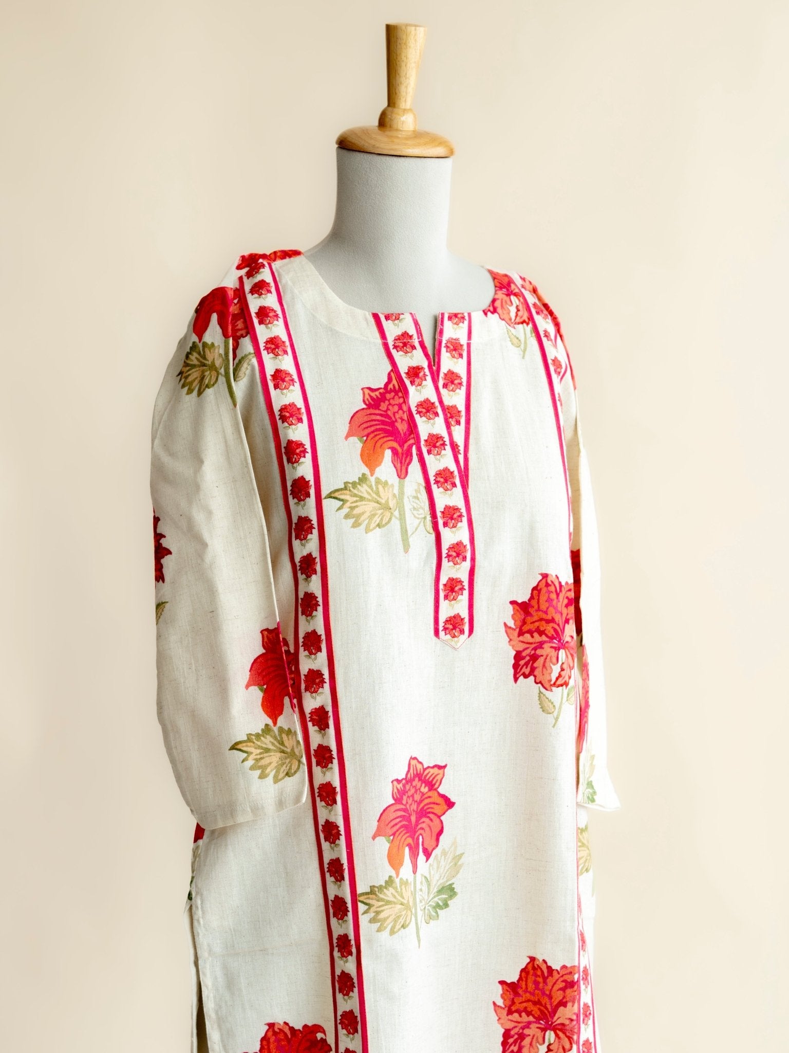 Bhanu Cotton Flax Digital Print Straight Kurta - AINA