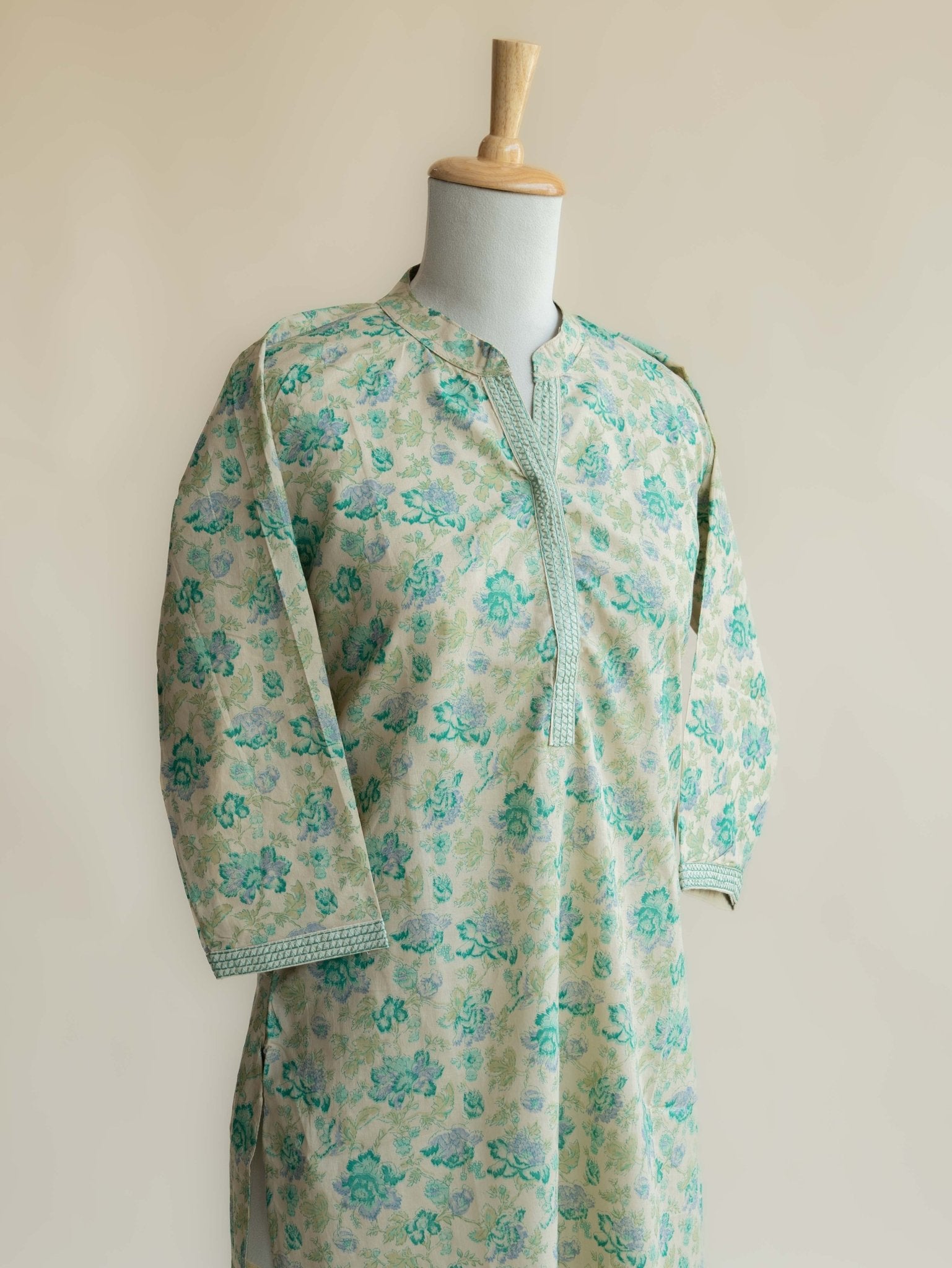 Hasvika Cotton Printed Straight Kurta - AINA
