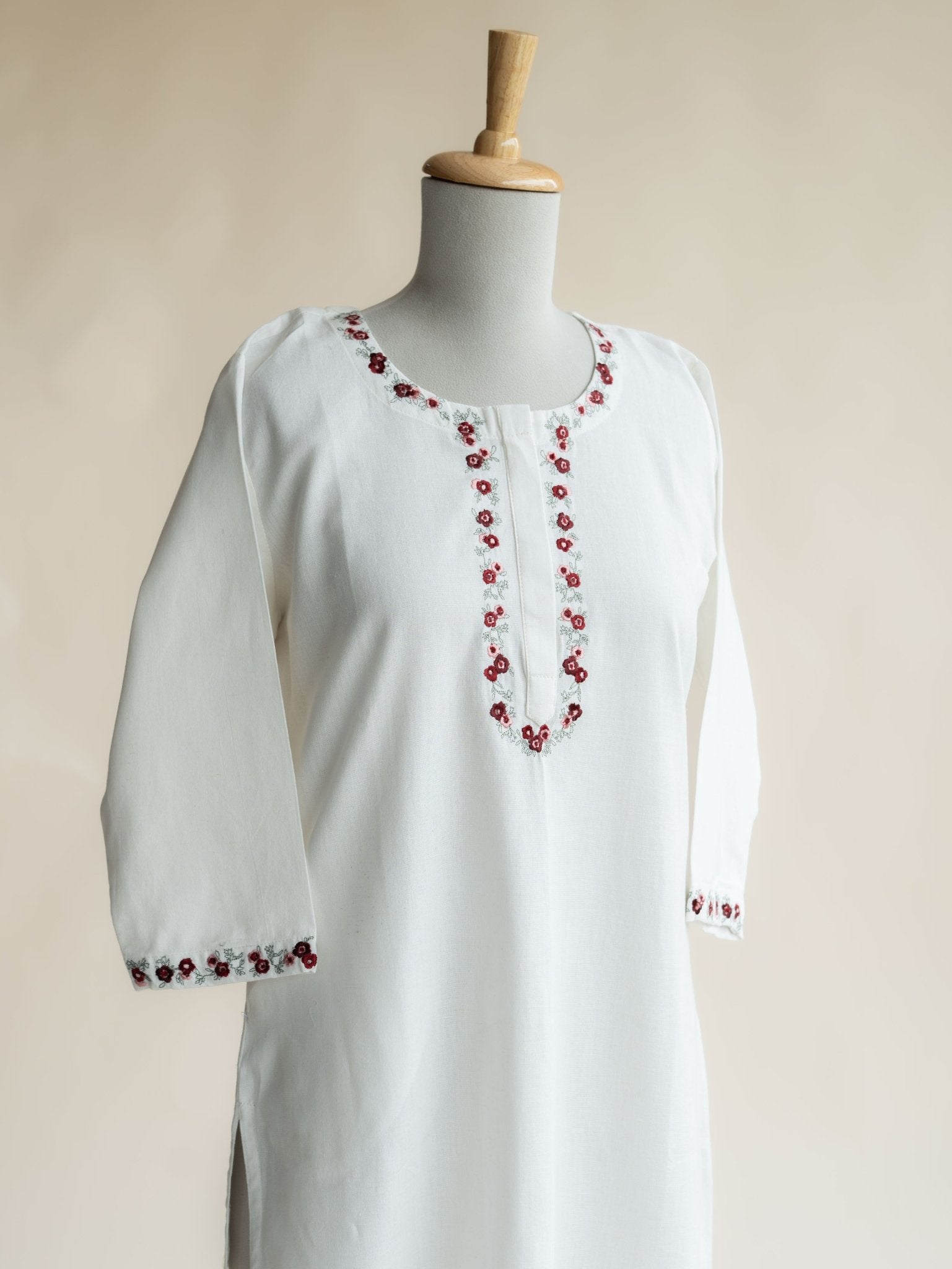 Hibaya Cotton Flax Embroidered Straight Kurta - AINA