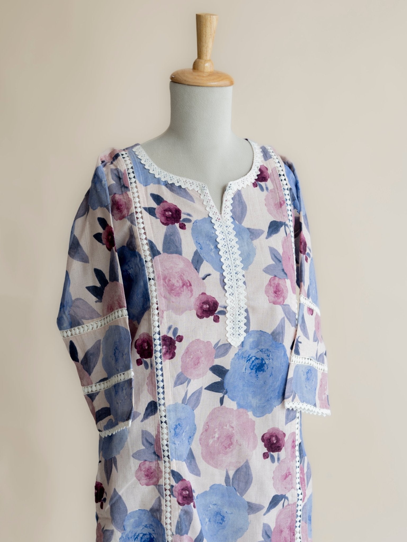 Kanika Cotton Flax Digital Print Straight Kurta - AINA