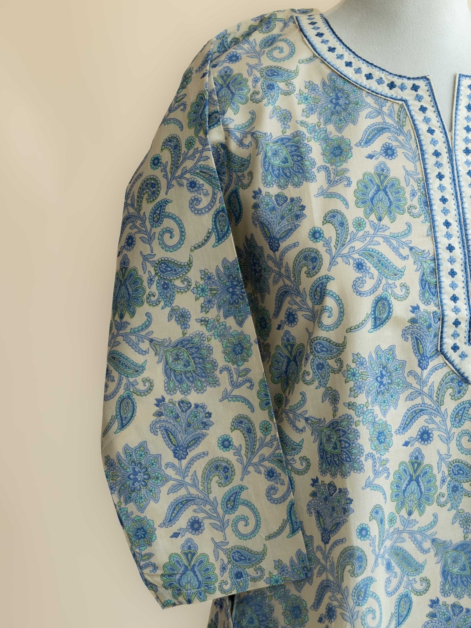 Kanishka Cotton Printed Straight Kurta - AINA