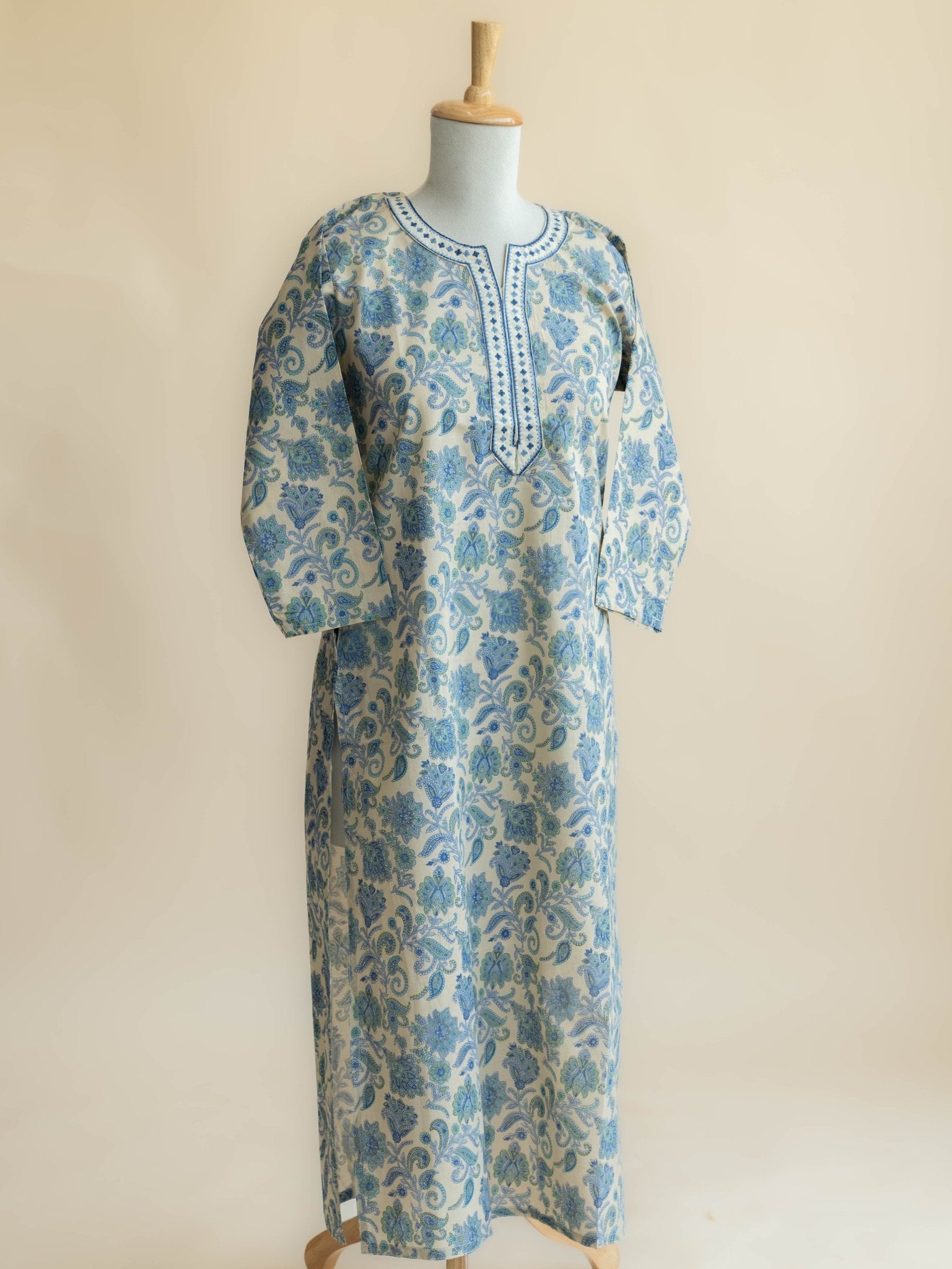 Kanishka Cotton Printed Straight Kurta - AINA