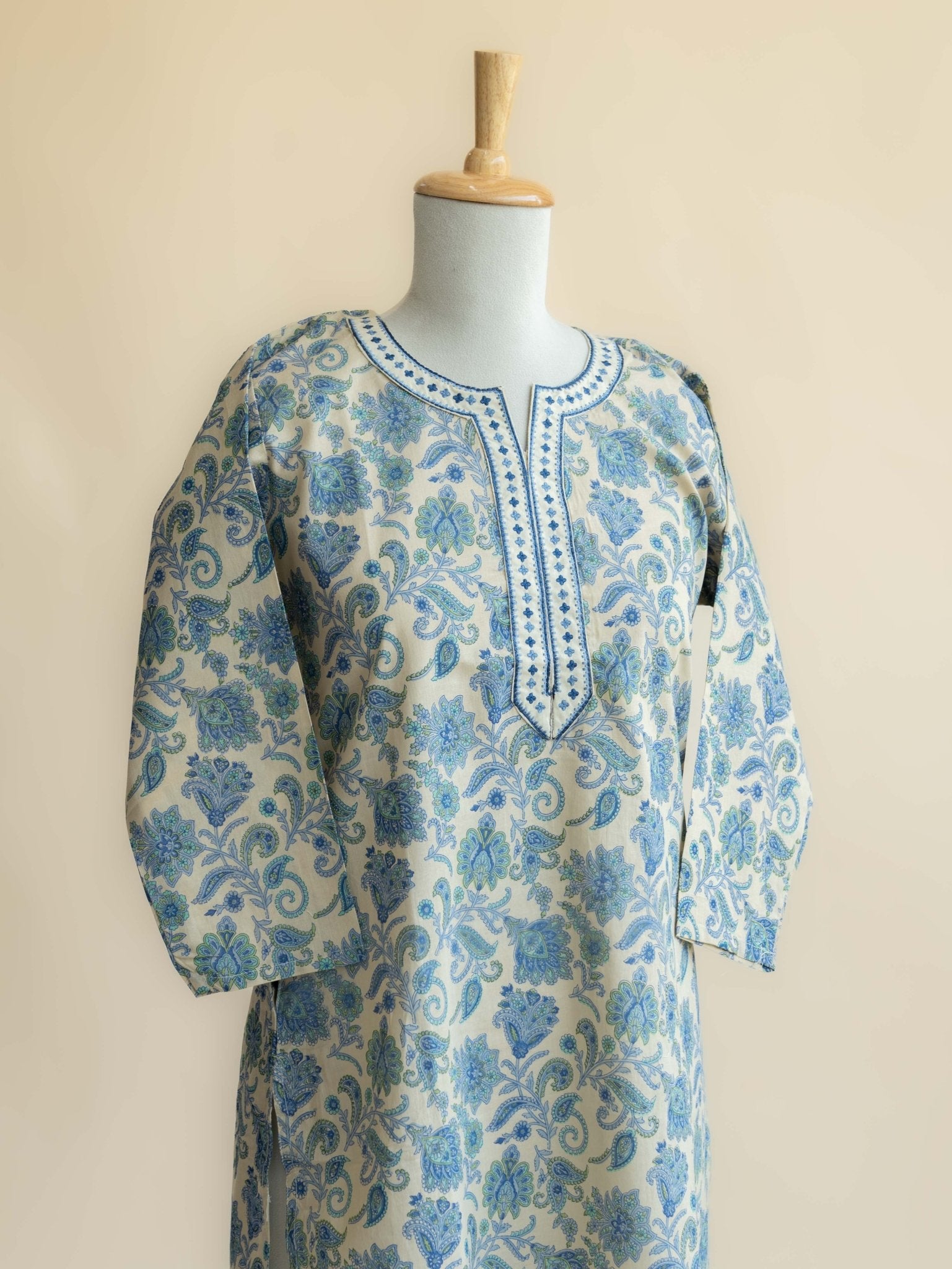Kanishka Cotton Printed Straight Kurta - AINA