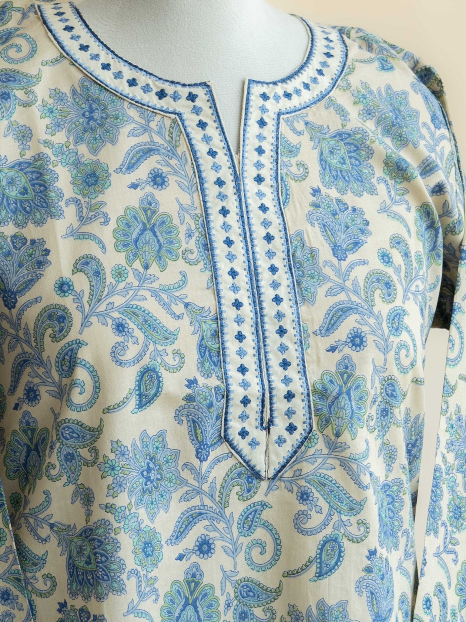 Kanishka Cotton Printed Straight Kurta - AINA