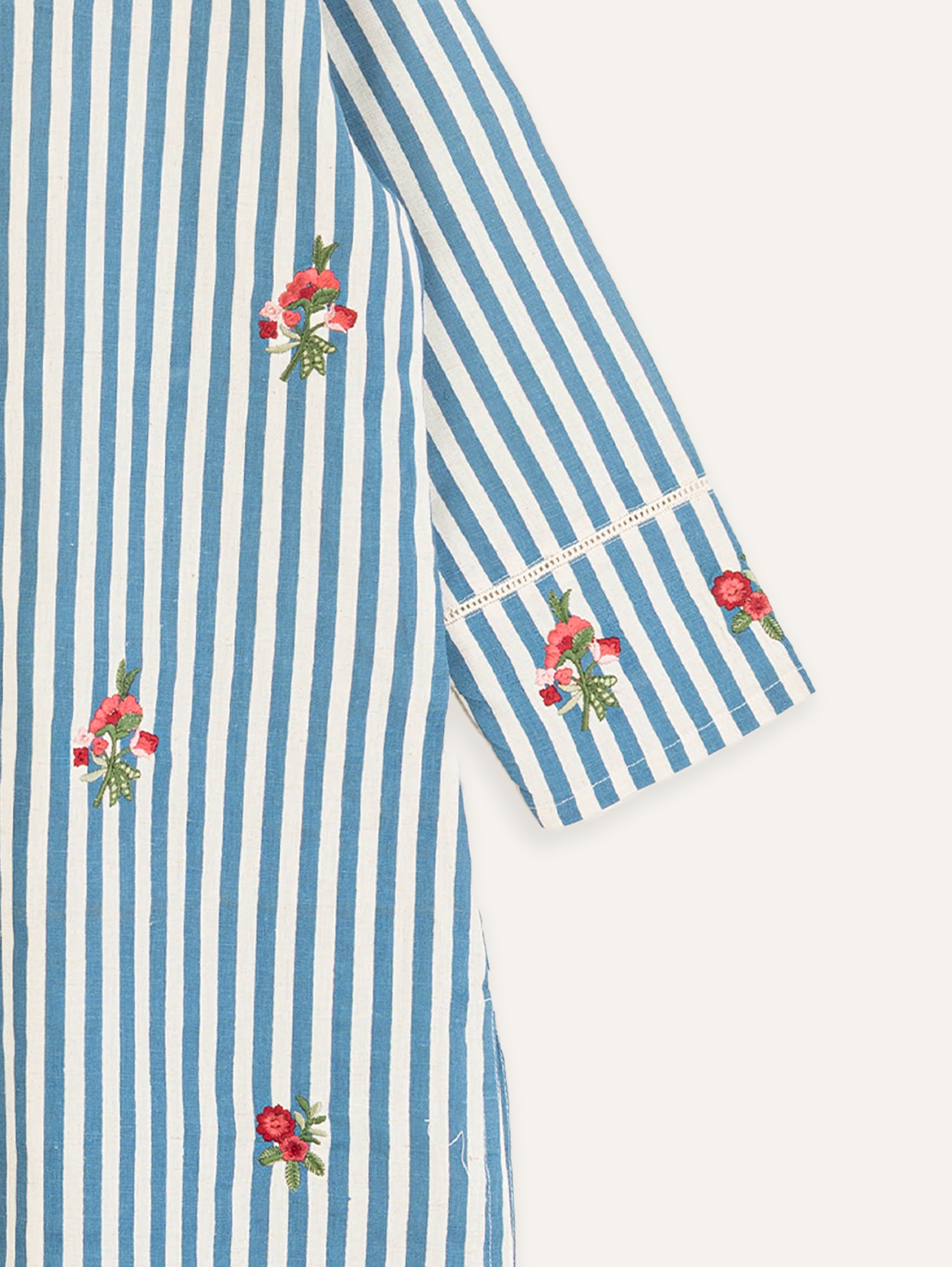 Aadhavi Cotton Embroidered Straight Kurta