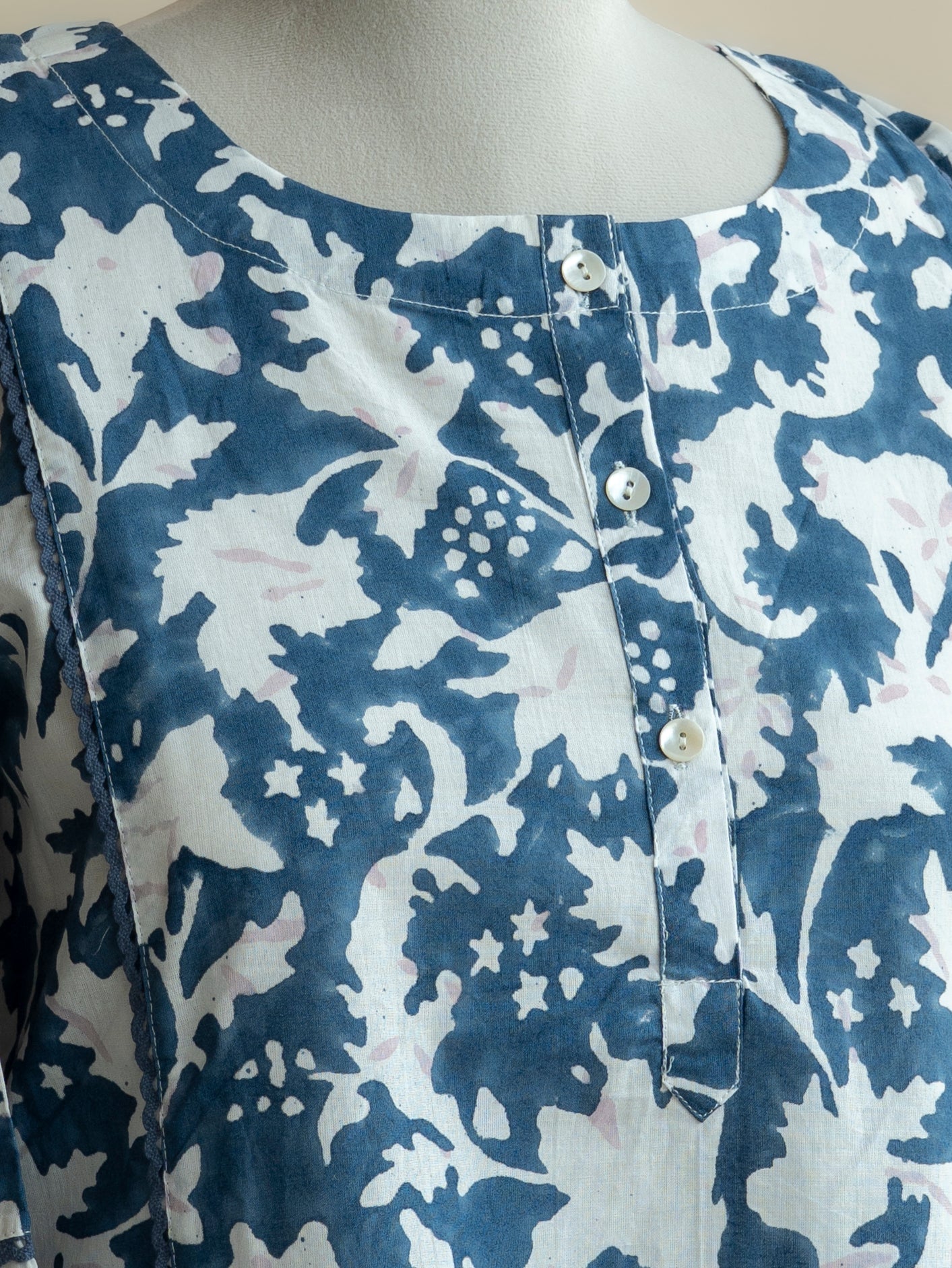 Lekha Cotton Block Printed Straight Kurta - AINA