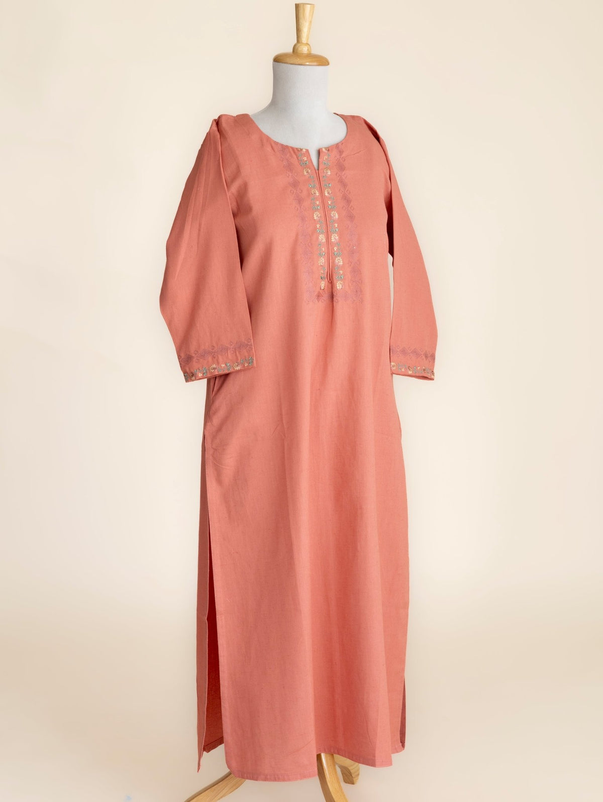 Namira Cotton Flax Embroidered Straight Kurta - AINA