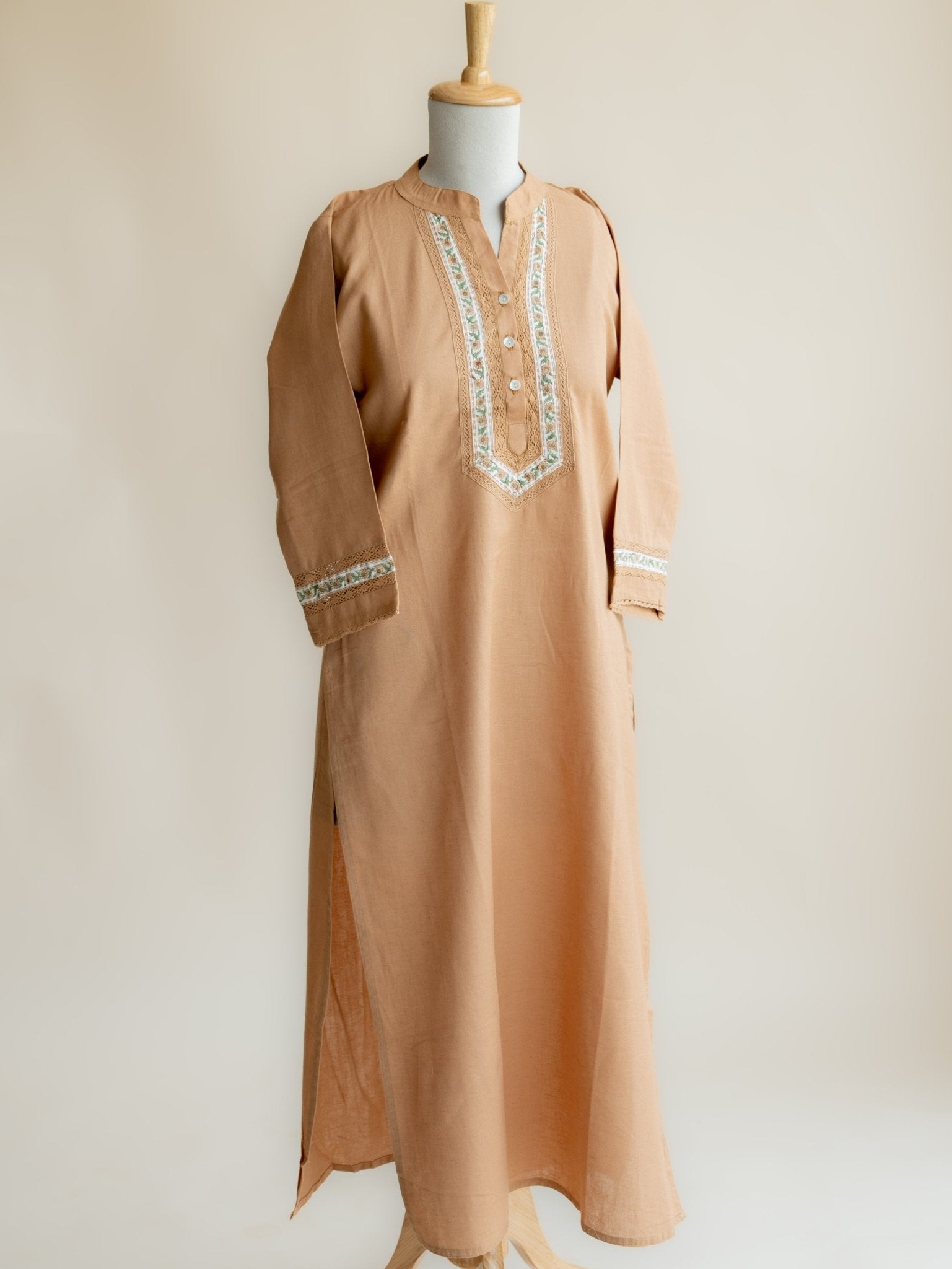 Naseeha Cotton Flax Plain Straight Kurta - AINA