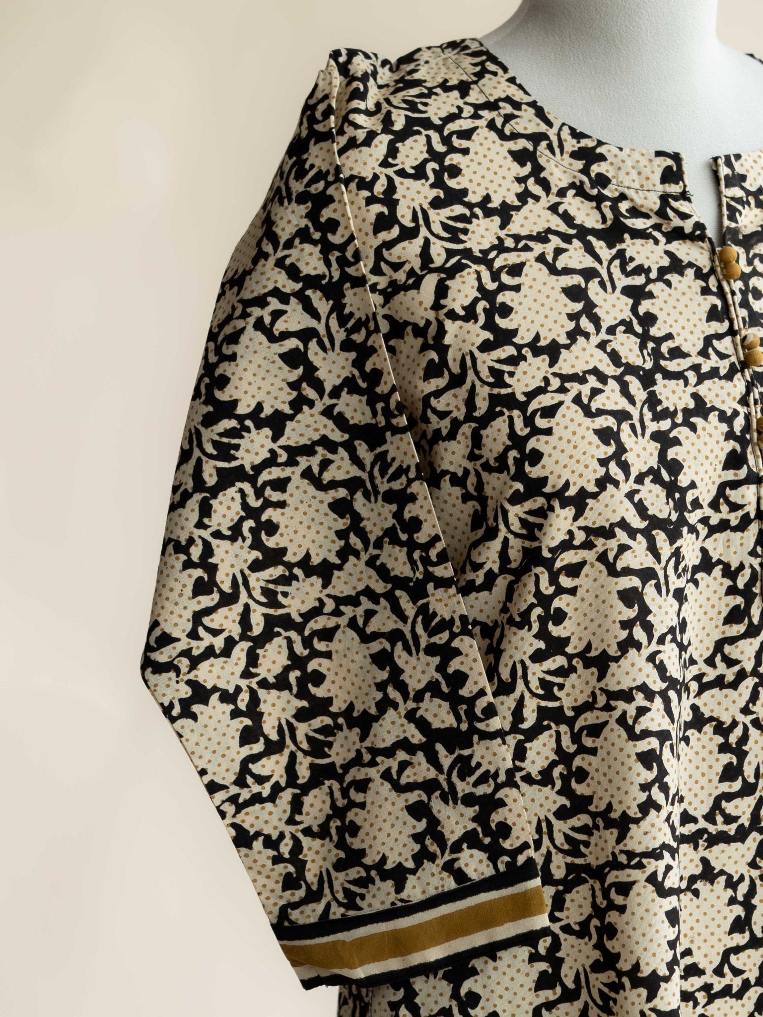 Nashma Cotton Printed Straight Kurta - AINA