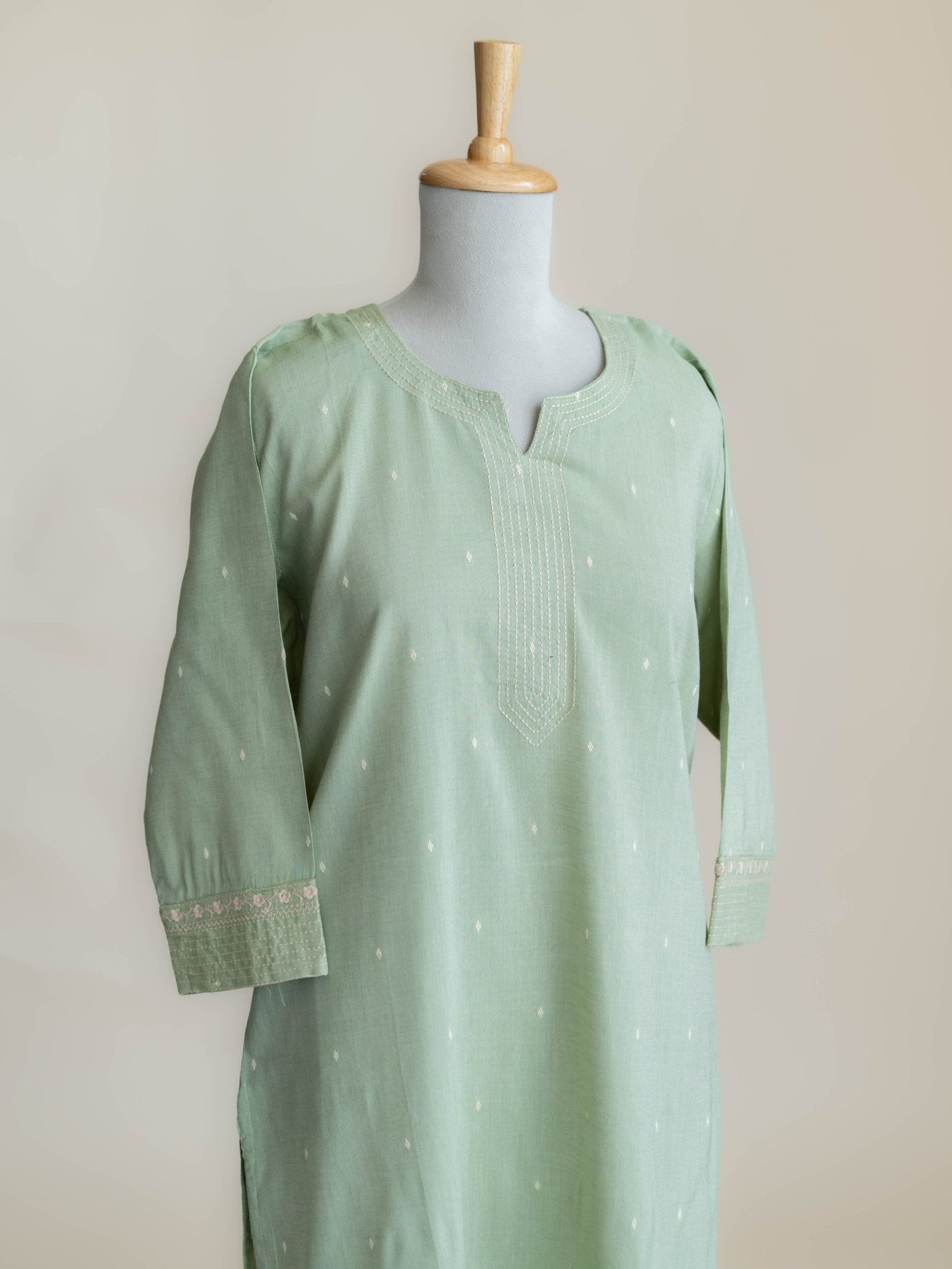 Ruchita Cotton Handloom Embroidered Straight Kurta - AINA