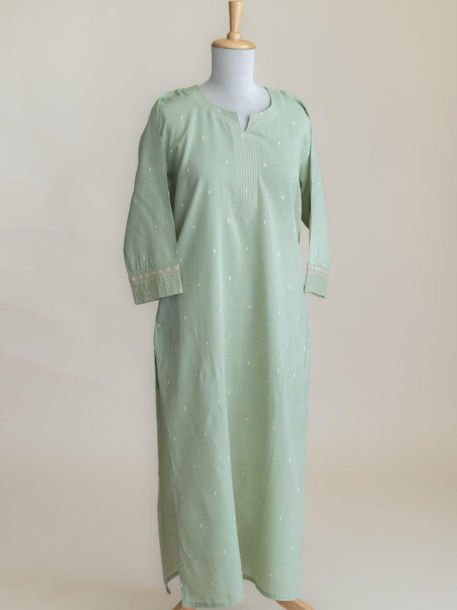 Ruchita Cotton Handloom Embroidered Straight Kurta - AINA