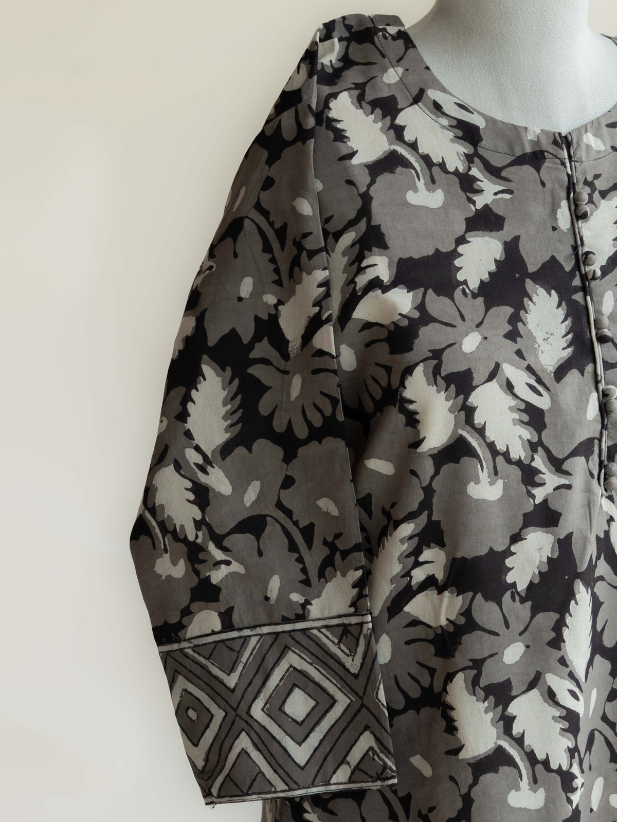 Ruha Cotton Block Printed Straight Kurta - AINA