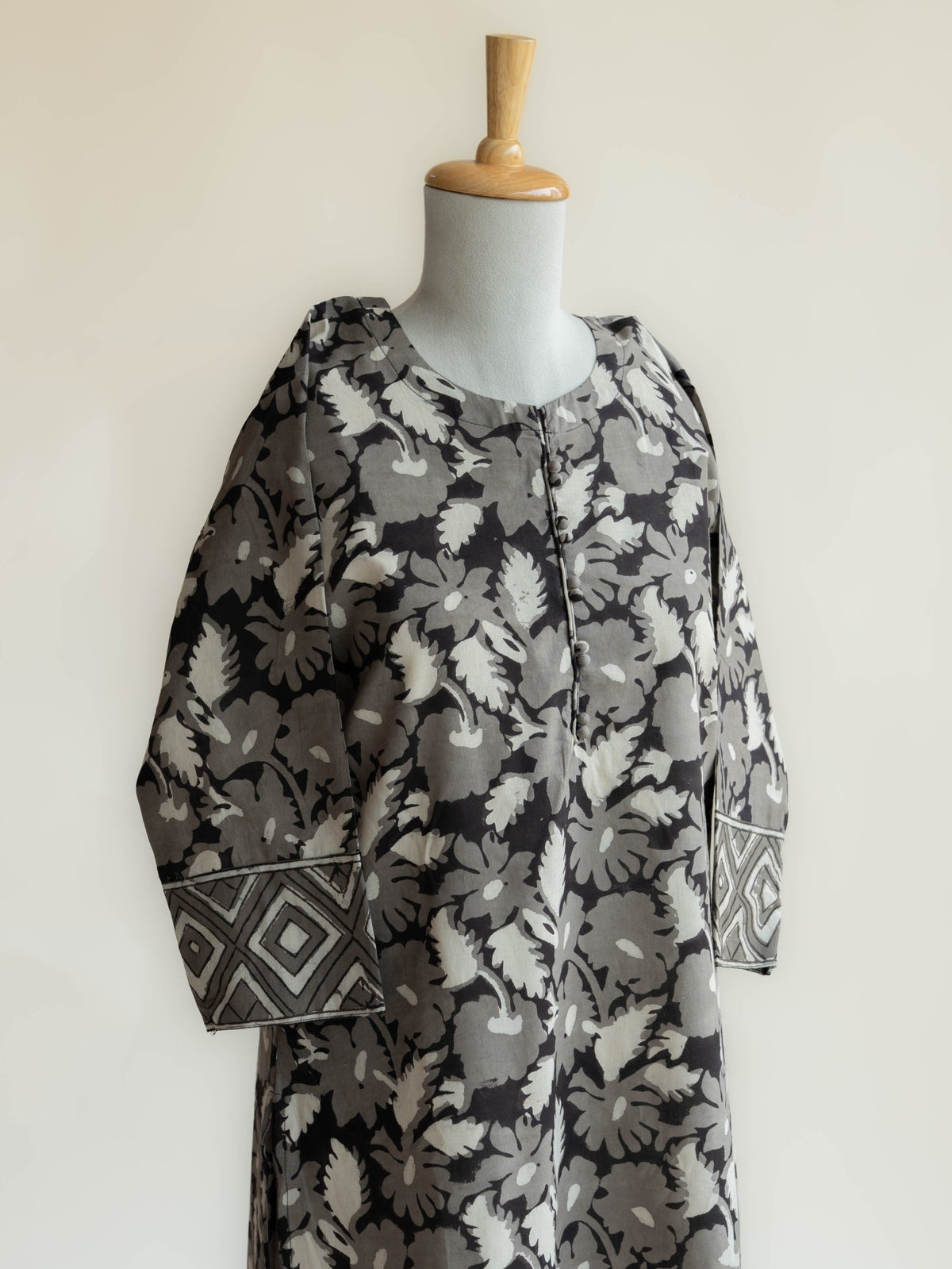 Ruha Cotton Block Printed Straight Kurta - AINA