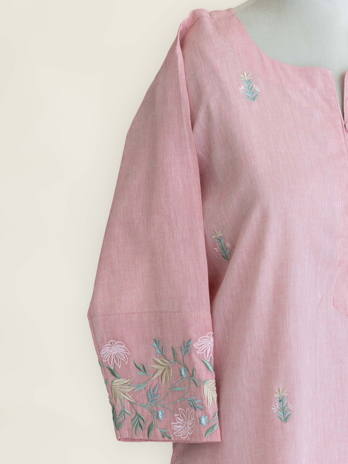 Savna Cotton Handloom Embroidered Straight Kurta - AINA