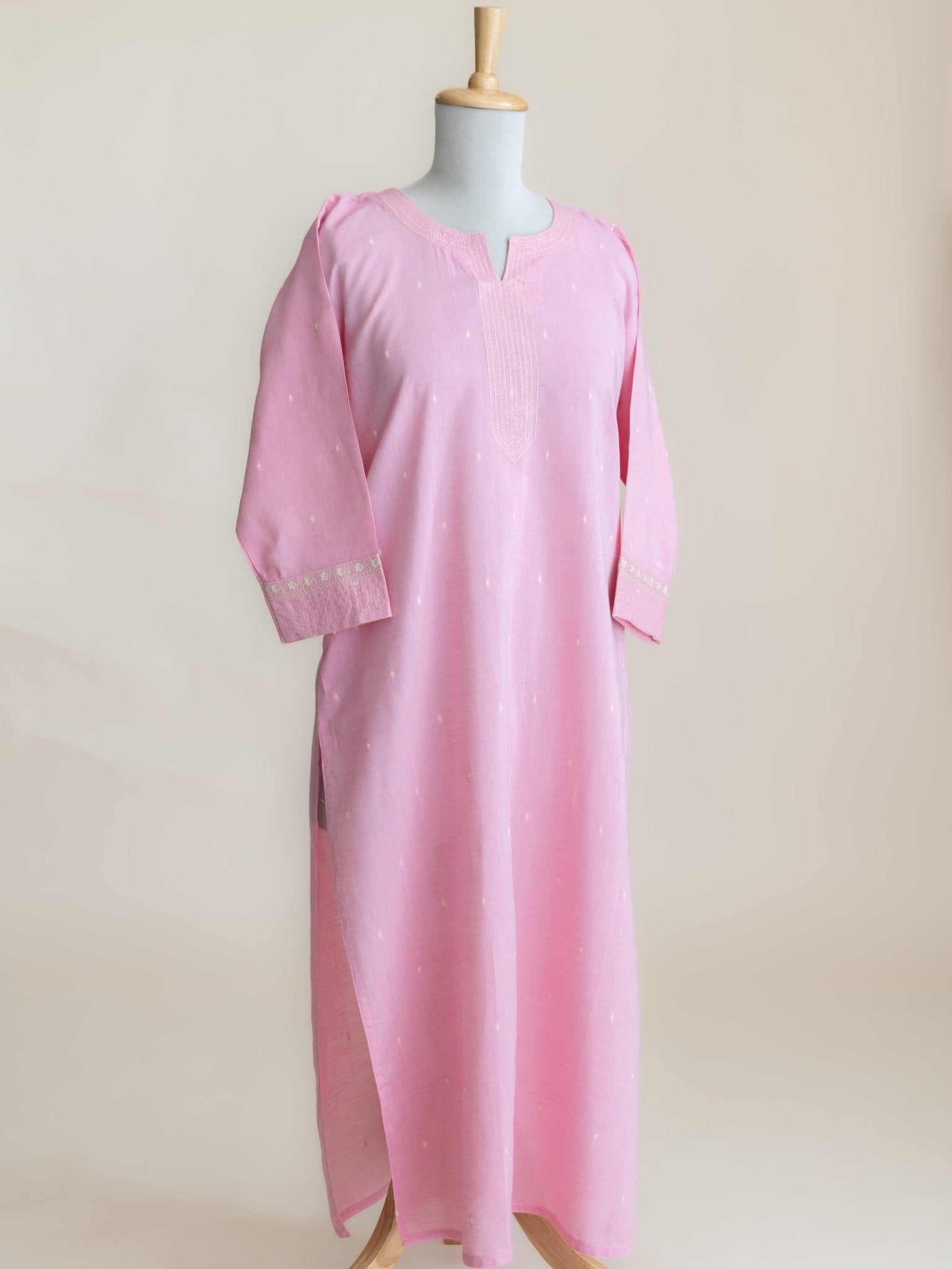 Sruthi Cotton Handloom Embroidered Straight Kurta - AINA