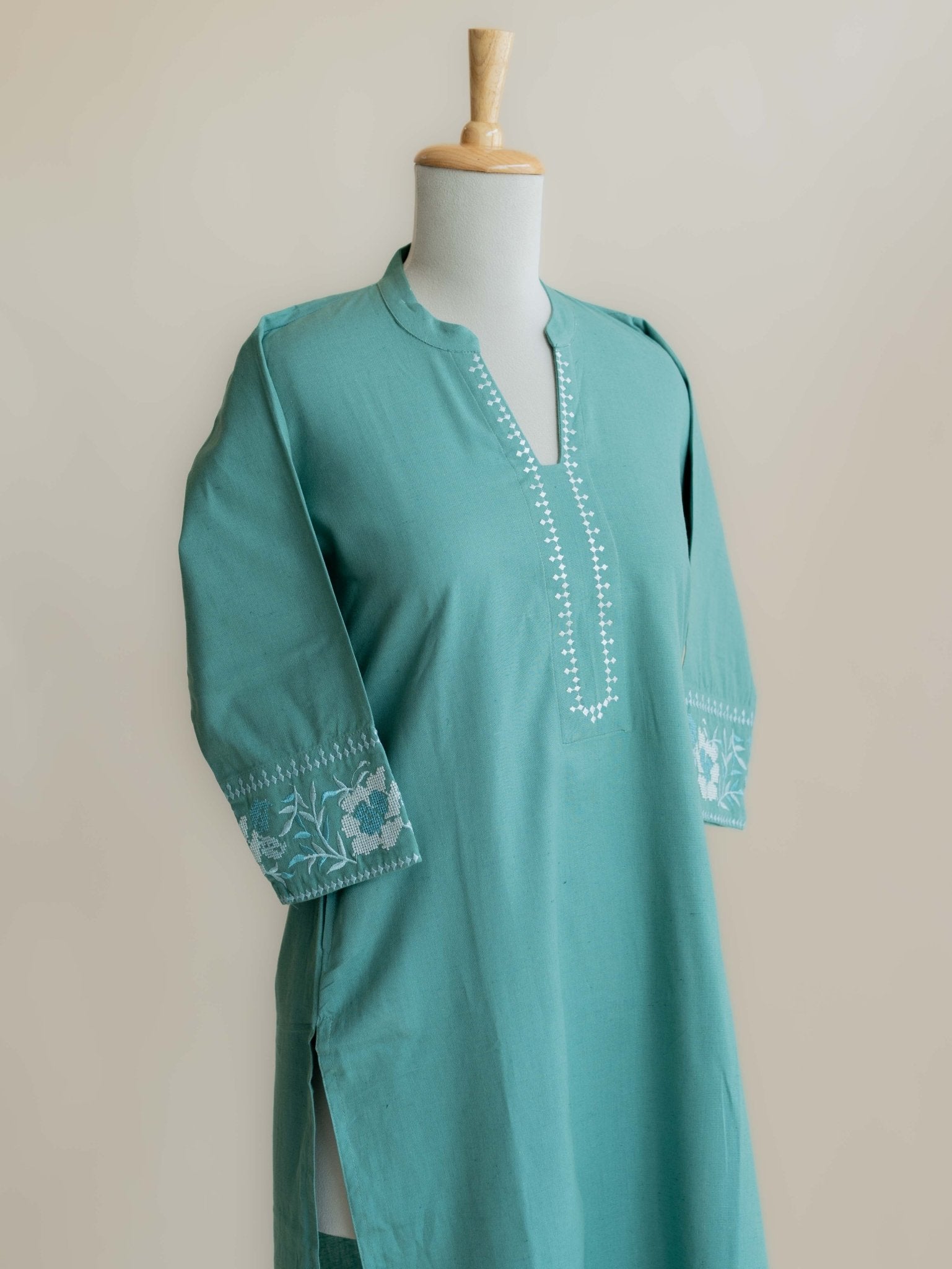 Thrishna Cotton Flax Embroidered Straight Kurta - AINA