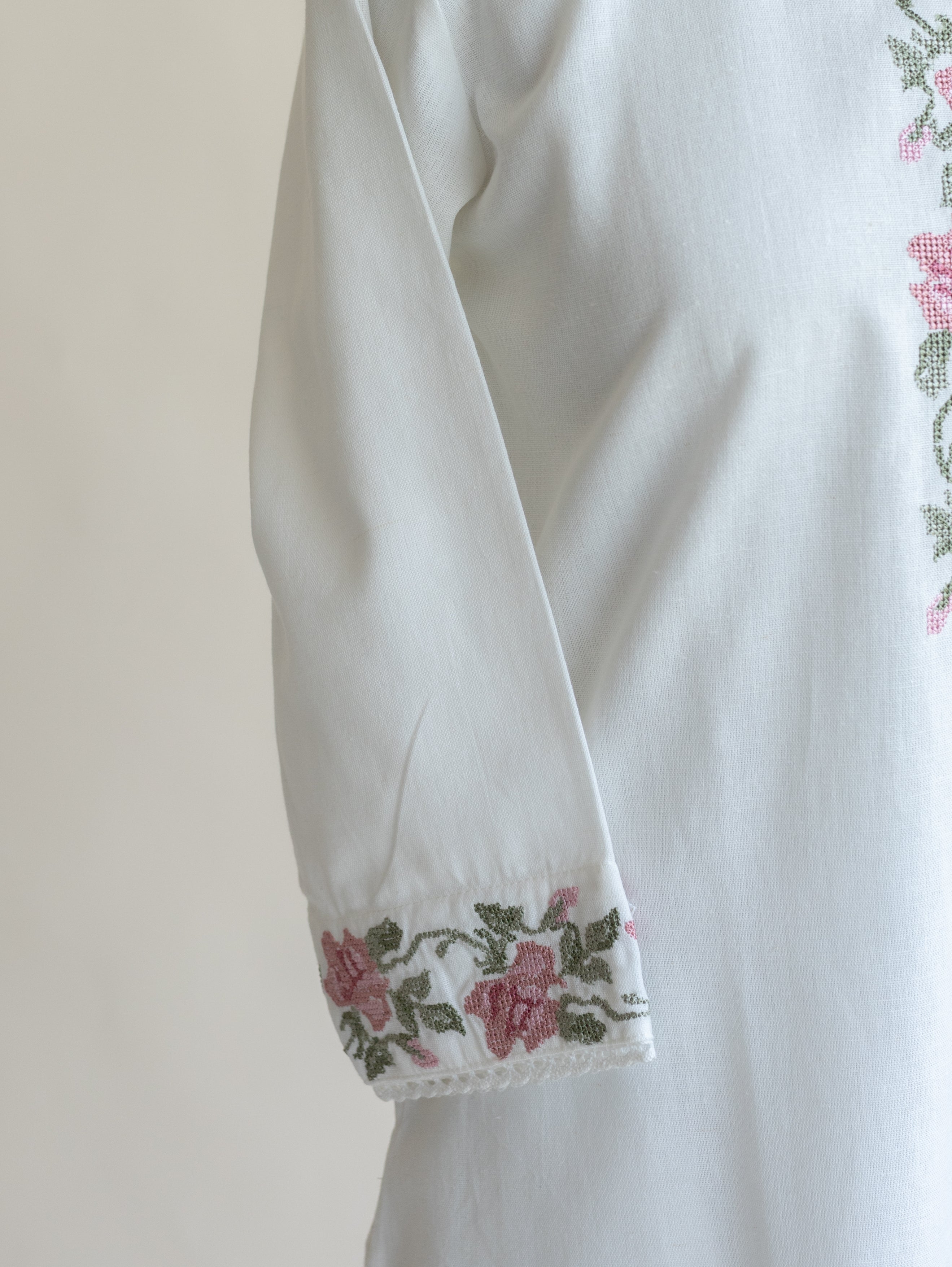 Nimah Cotton Flax Embroidered Straight Kurta