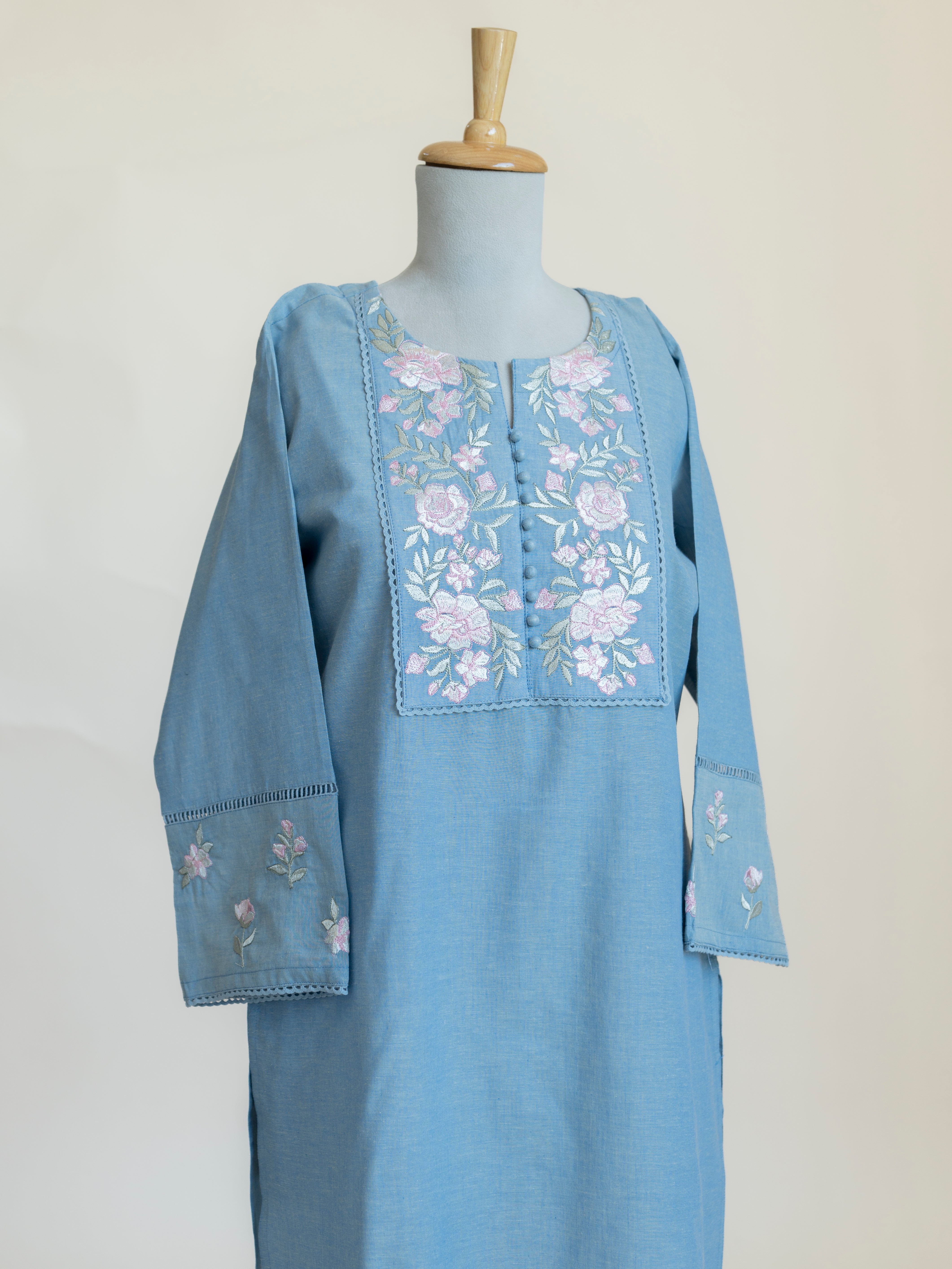 Faariya Cotton Flax Embroidered Straight Kurta