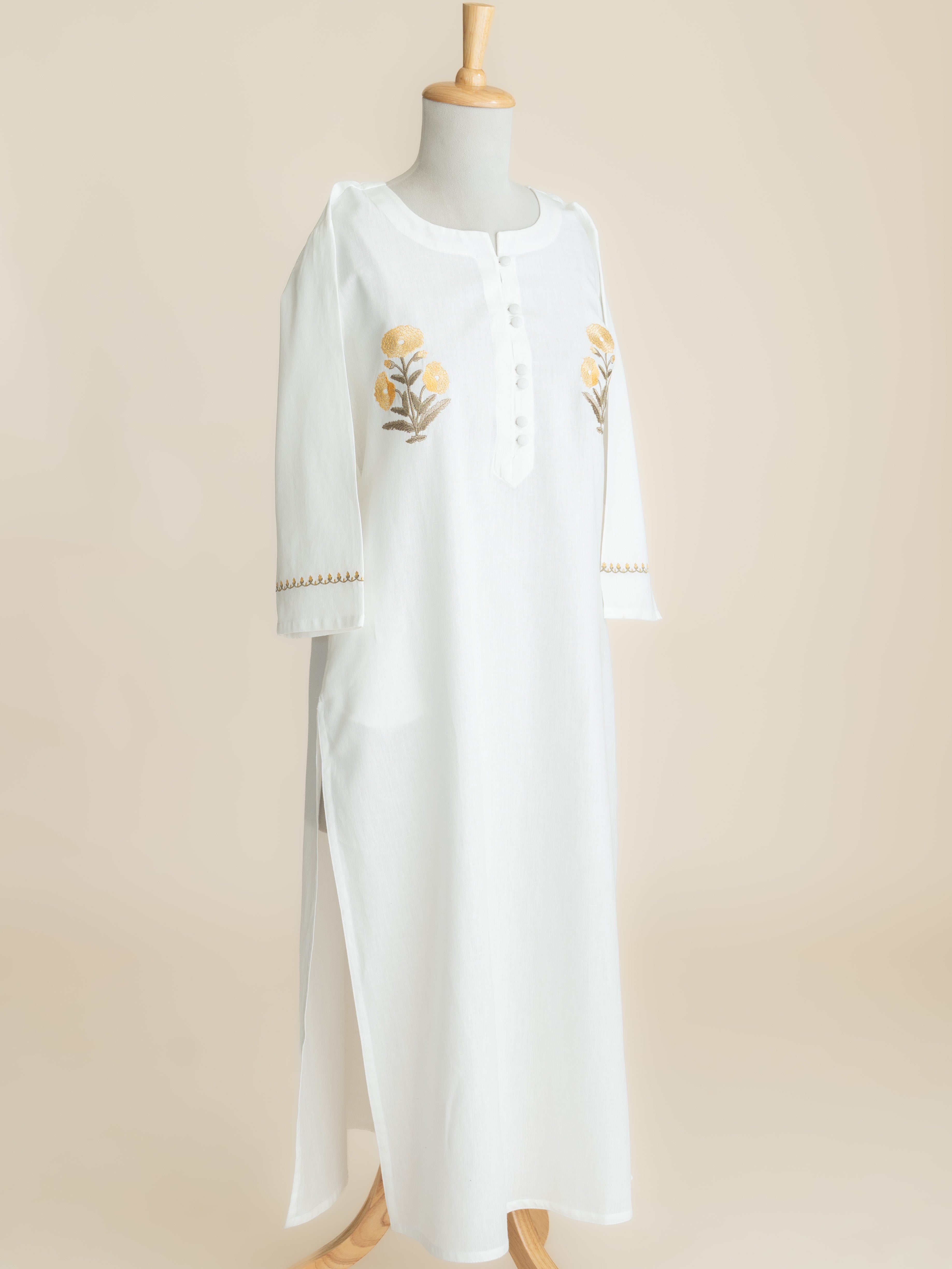 Amnah Cotton Flax Embroidered Straight Kurta