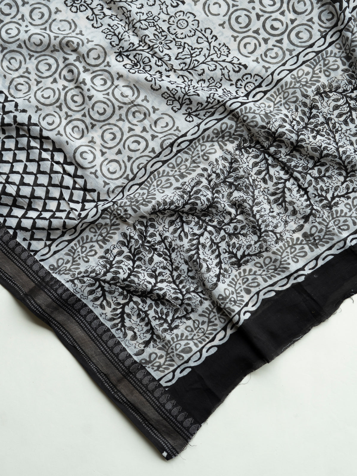 Ziyana Cotton Block Printed Unstitched Suit Set - 3 Piece