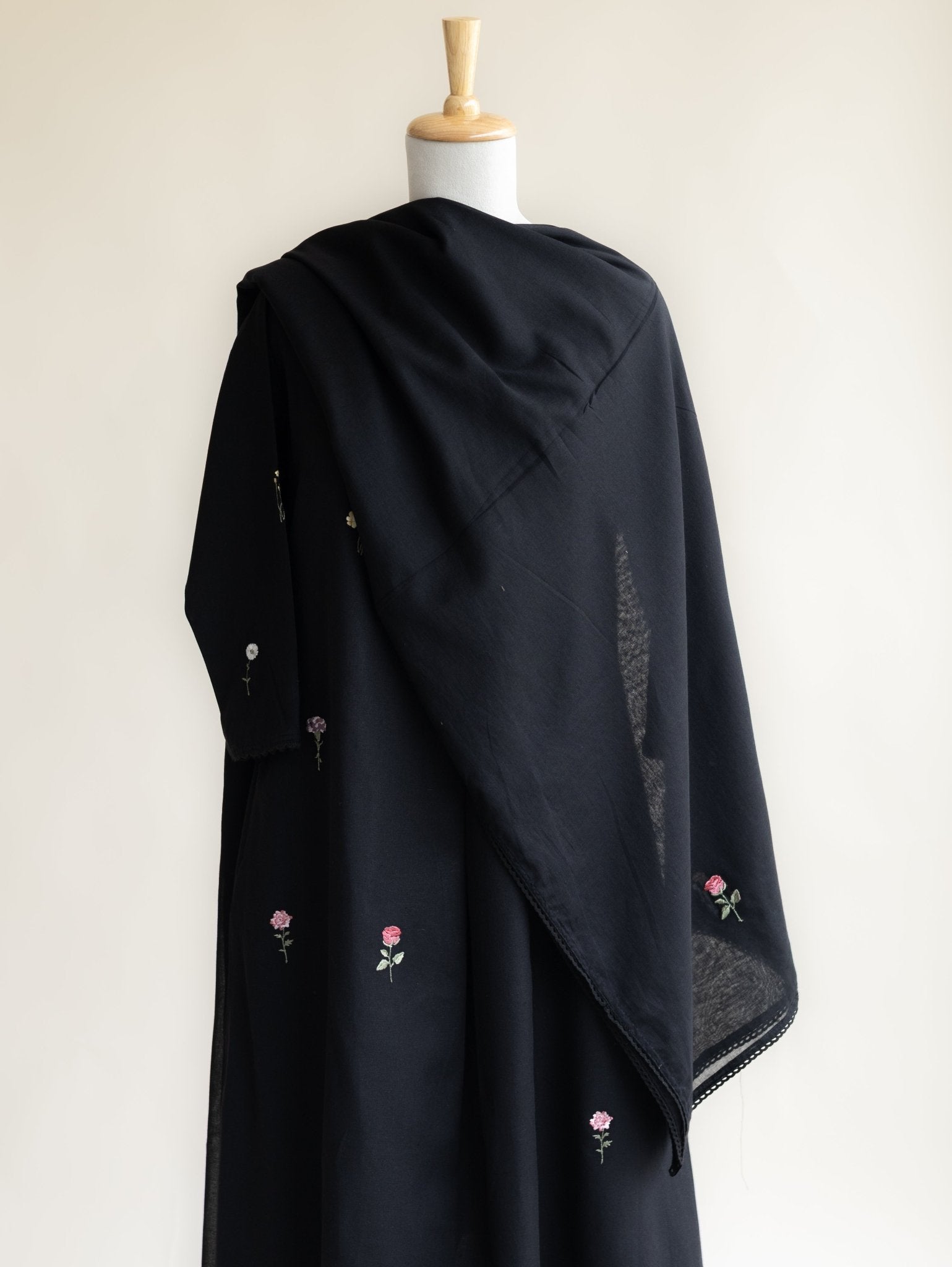 Ameya Mul Cotton Embroidered Dupatta - AINA