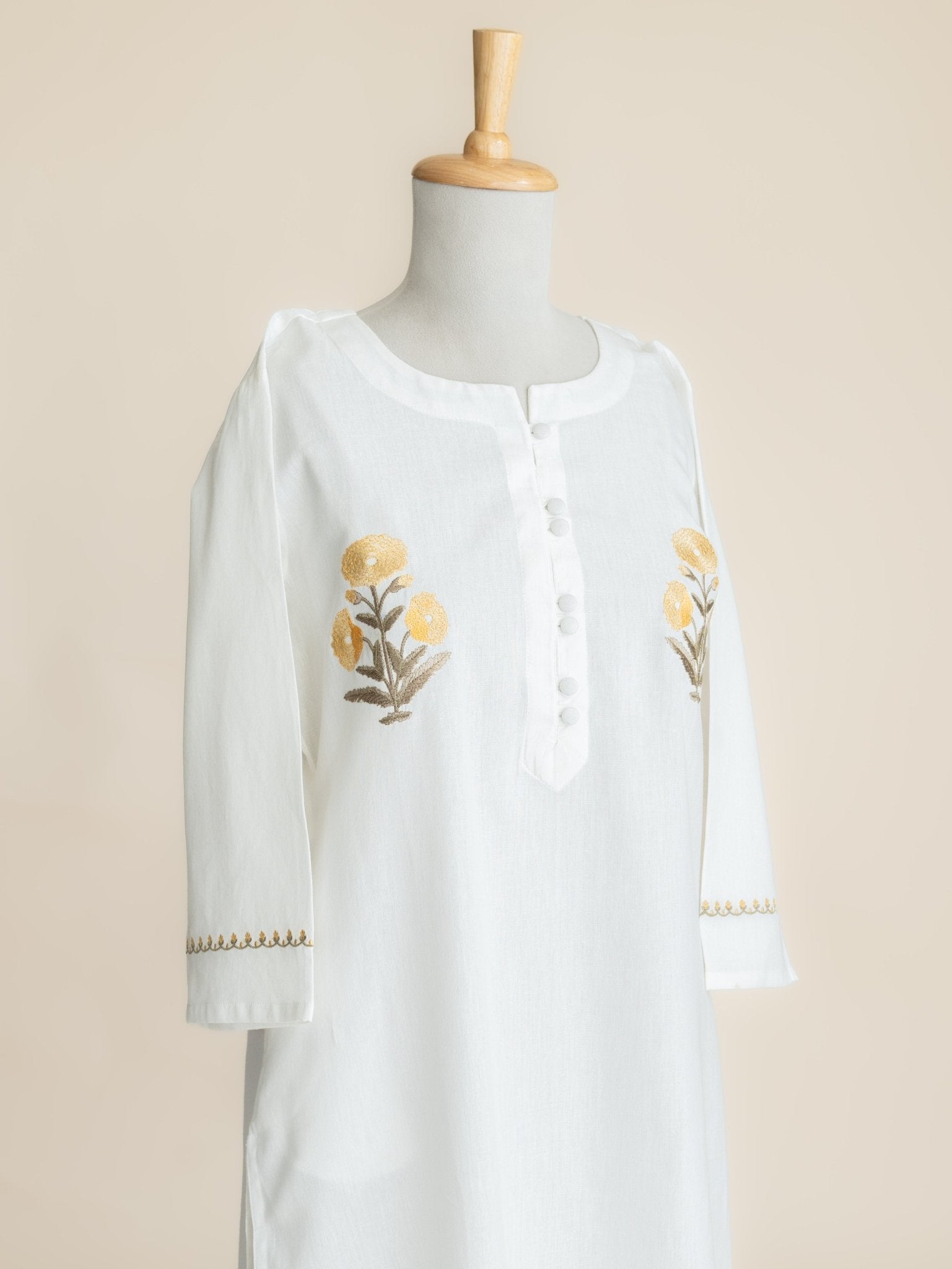 Amnah Cotton Flax Embroidered Straight Kurta - AINA
