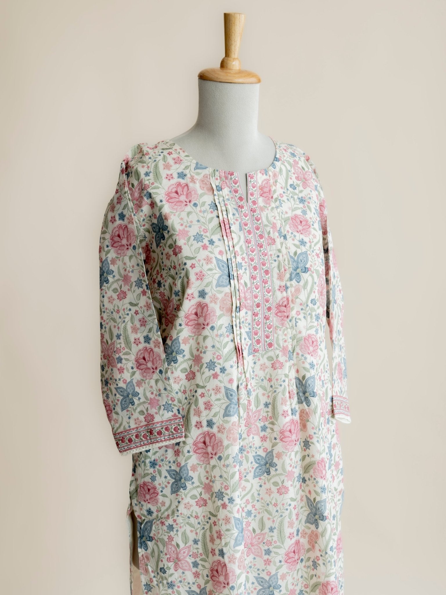 Ashvitha Cotton Digital Printed Straight Kurta - AINA