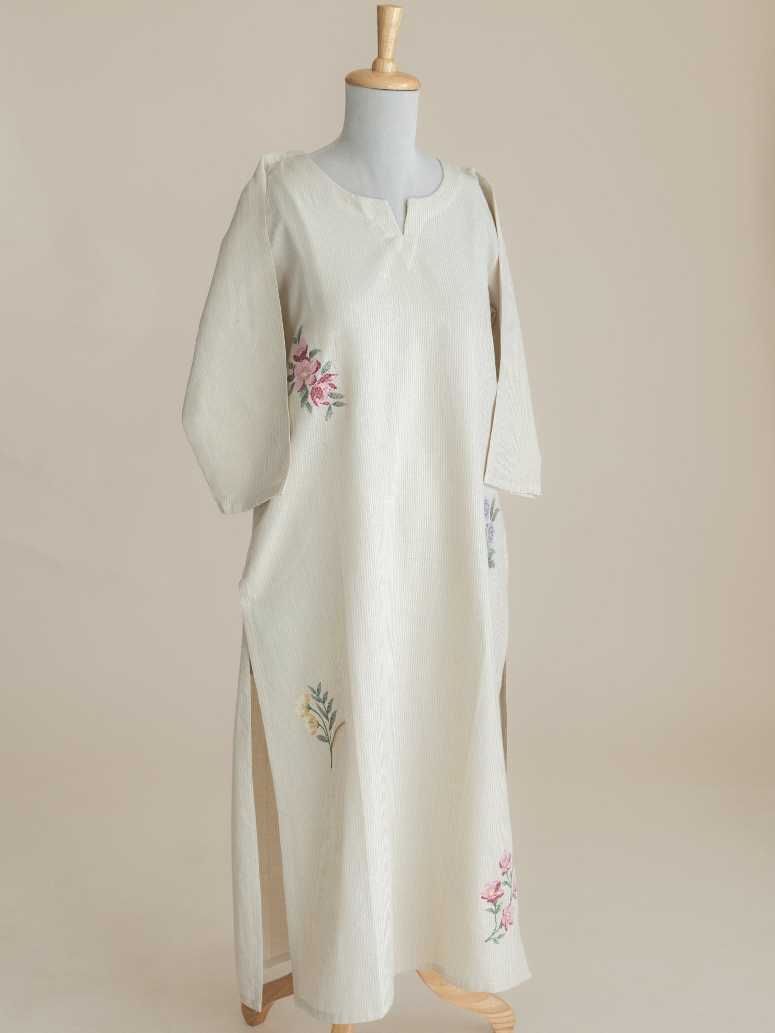 Bindiya Cotton Handloom Embroidered Straight Kurta - AINA