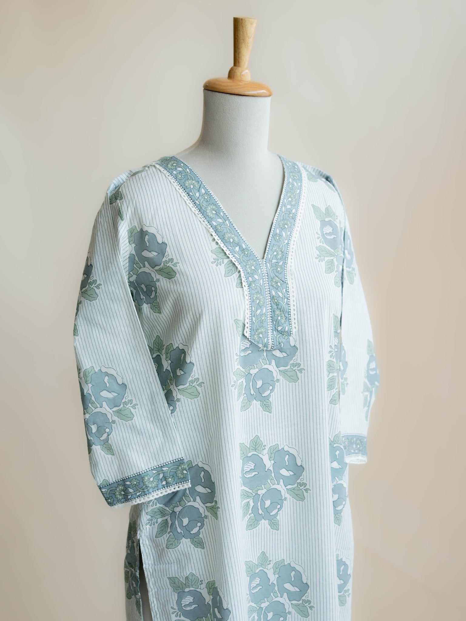 Fahma Cotton Printed Straight Kurta - AINA