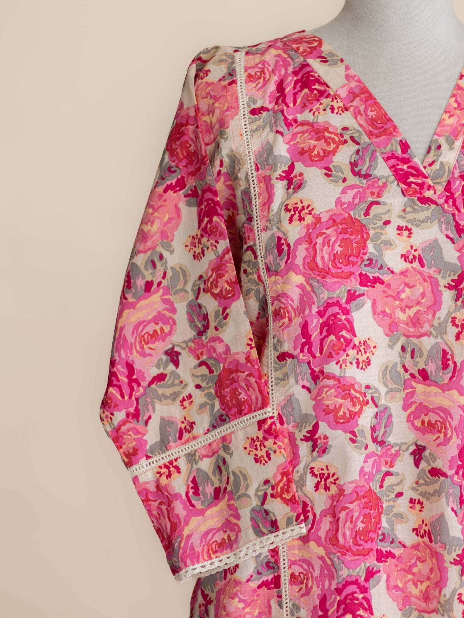Kashvi Cotton Printed Straight Kurta - AINA