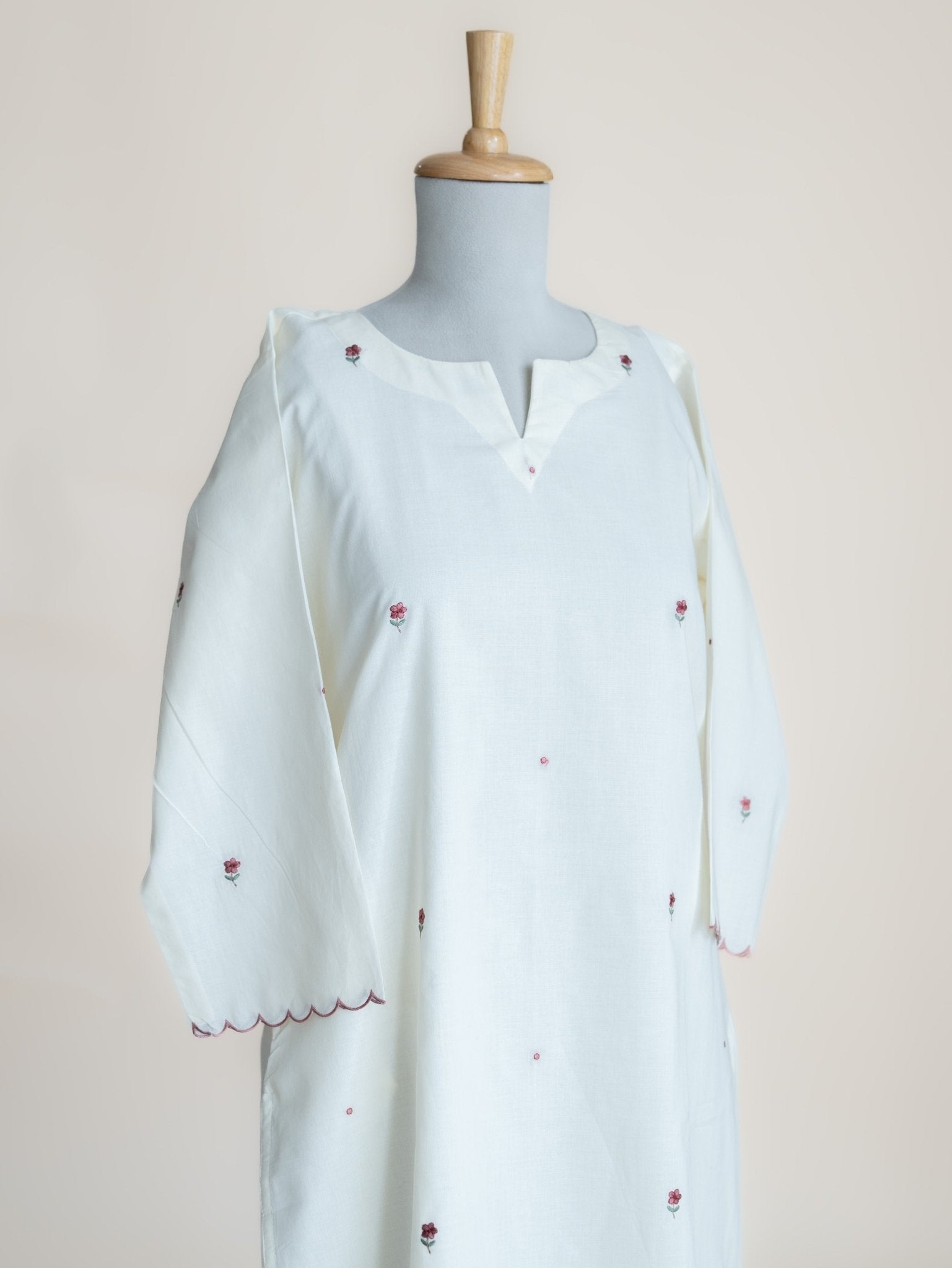 Meghna Cotton Embroidered Straight Kurta (With Lining) - AINA