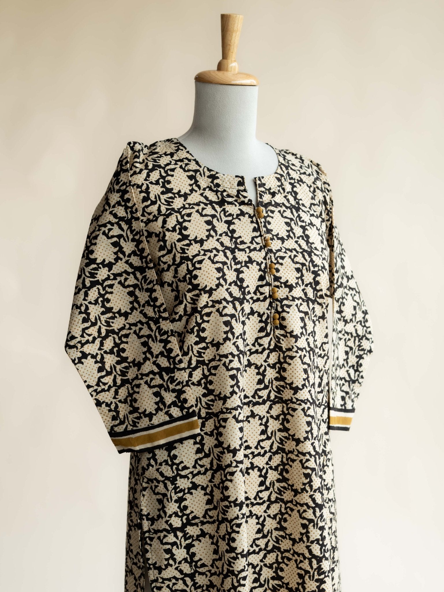 Nashma Cotton Printed Straight Kurta - AINA