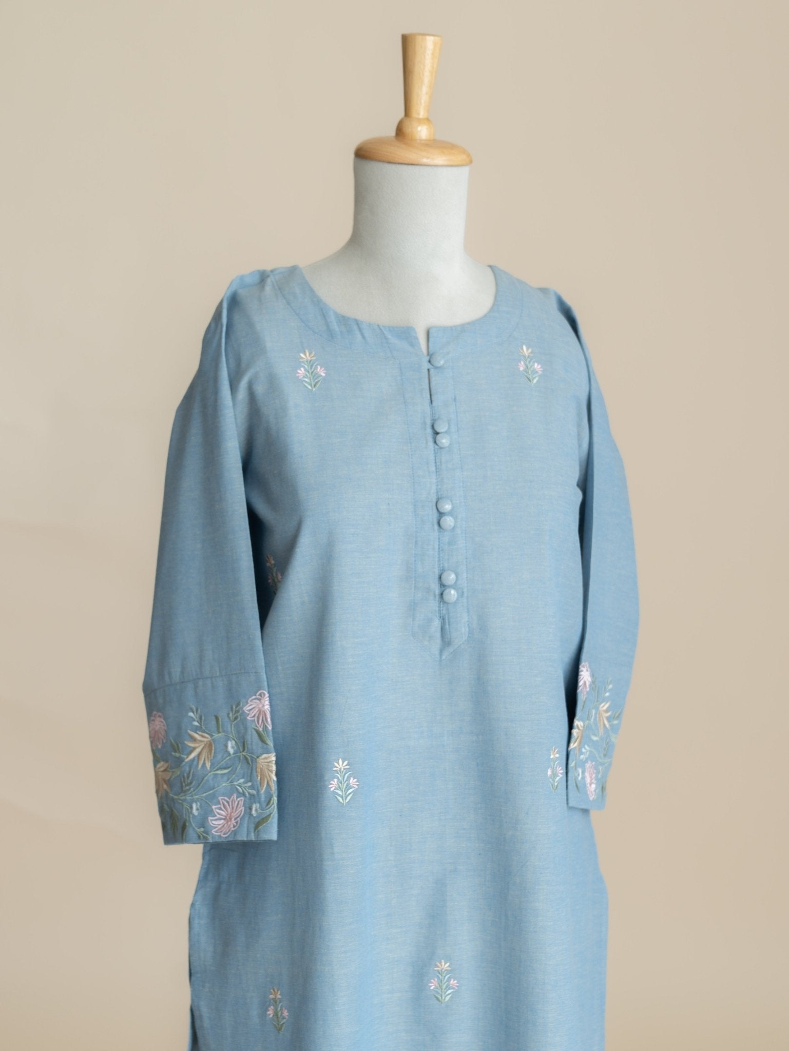Ramnah Cotton Flax Embroidered Straight Kurta - AINA