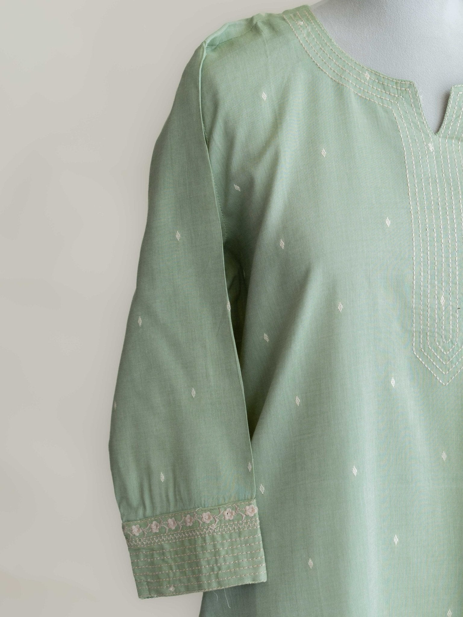 Ruchita Cotton Handloom Embroidered Straight Kurta - AINA