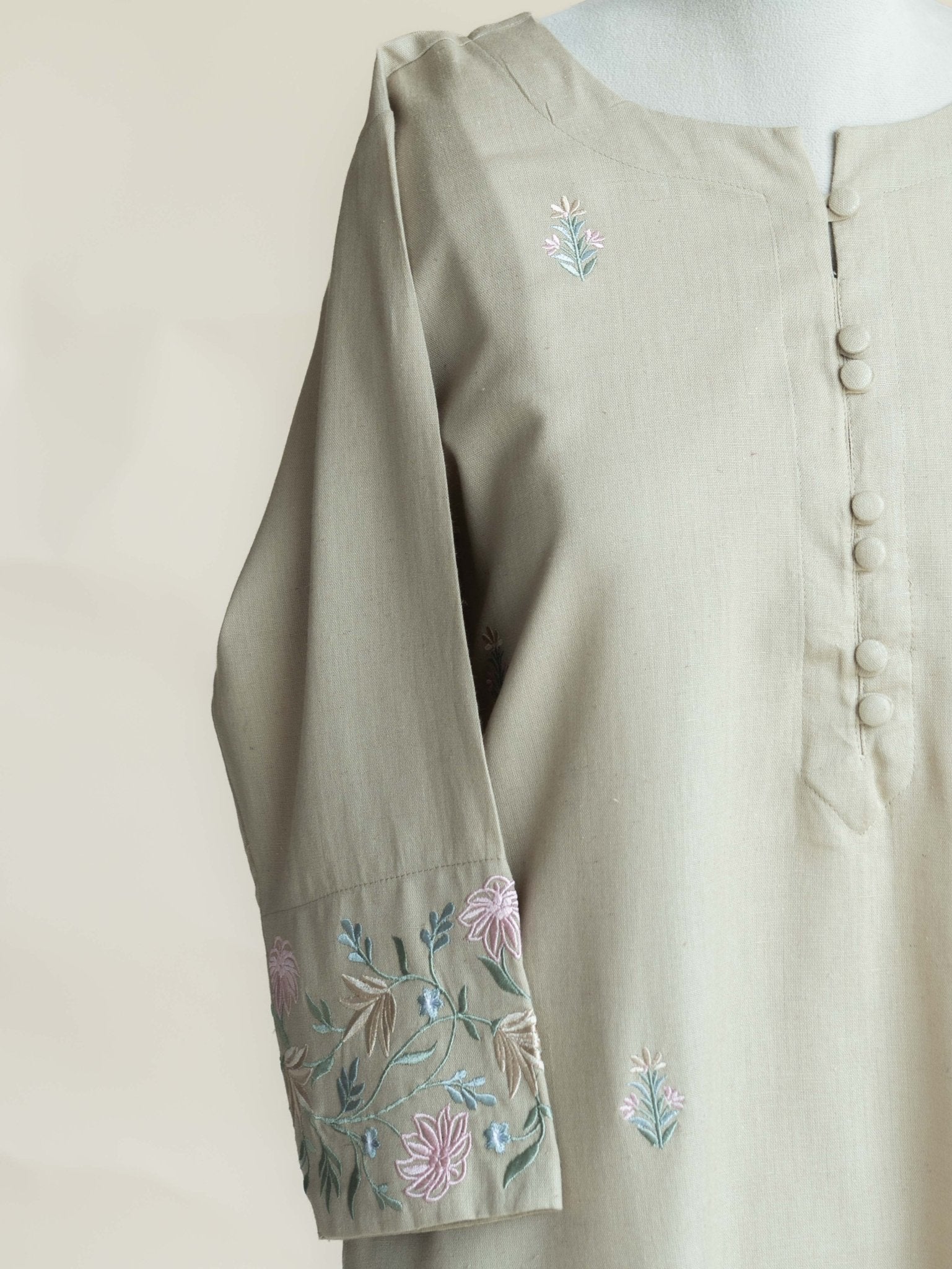 Rumina Cotton Flax Embroidered Straight Kurta - AINA