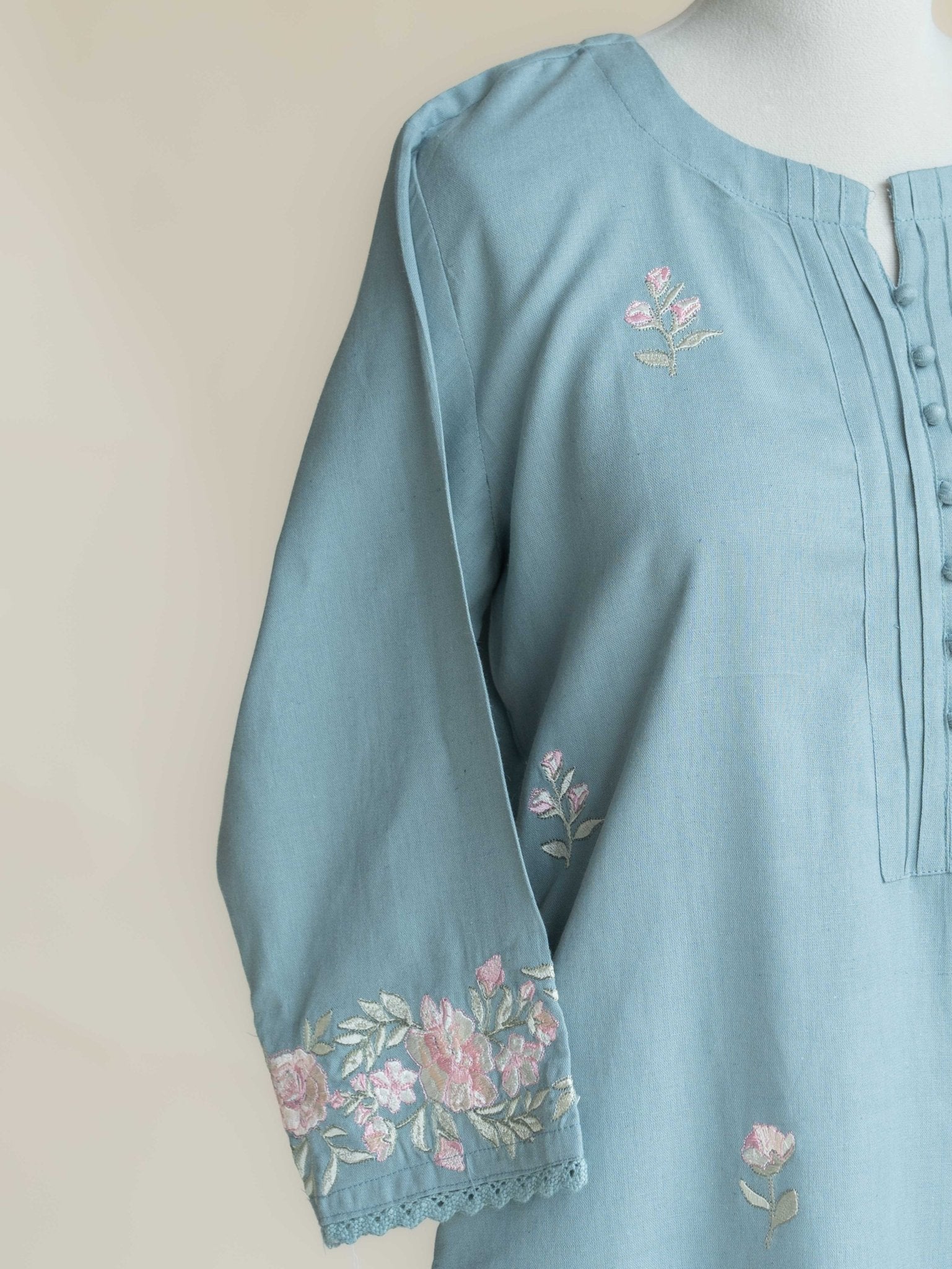 Safa Cotton Flax Embroidered Straight Kurta - AINA
