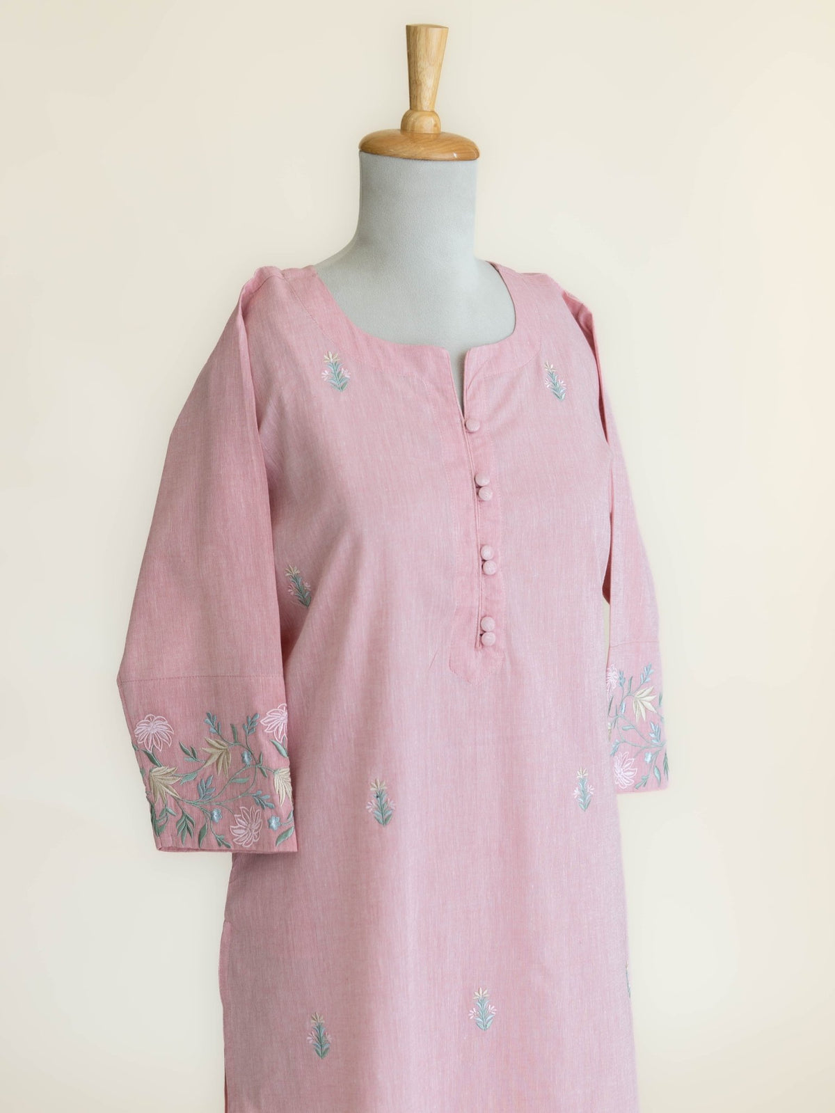 Savna Cotton Handloom Embroidered Straight Kurta - AINA