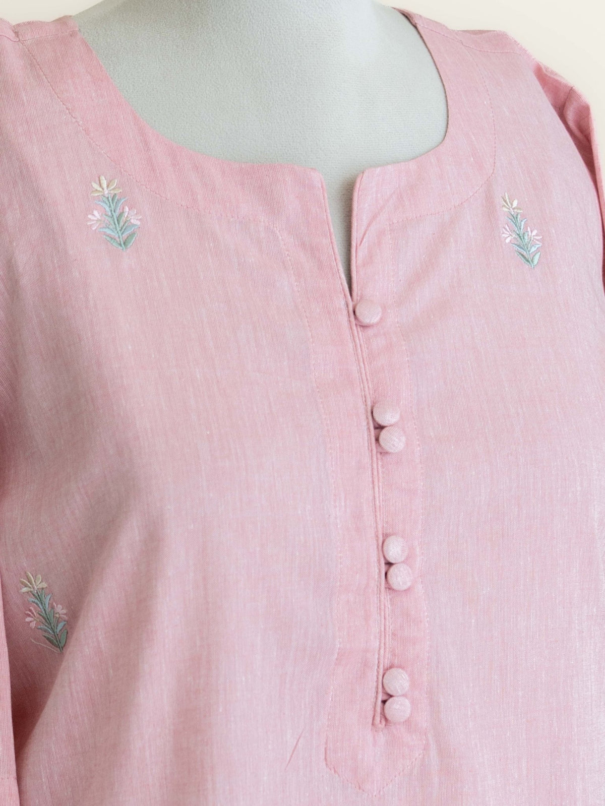 Savna Cotton Handloom Embroidered Straight Kurta - AINA