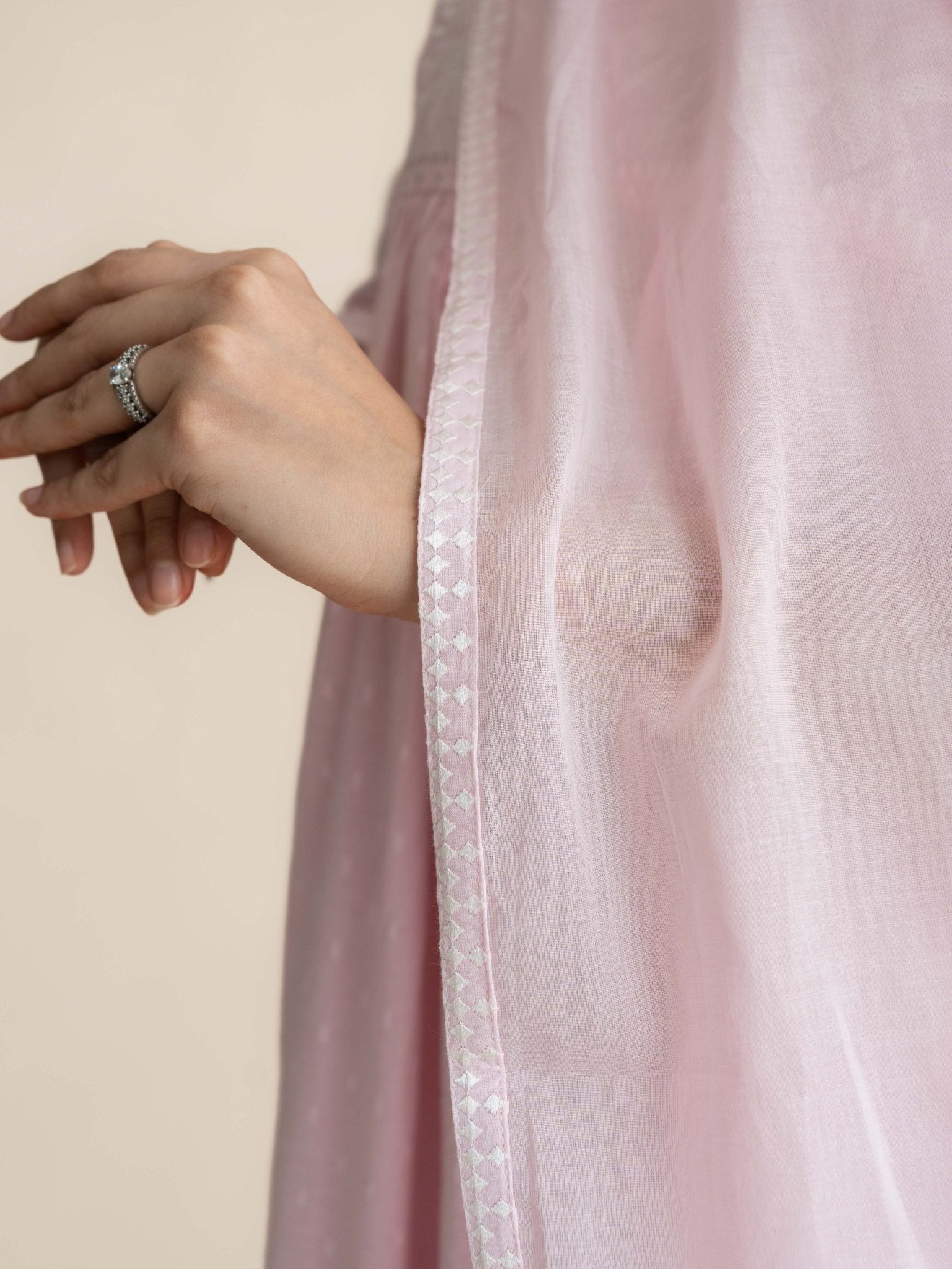 Siyah Cotton Dobby Embroidered A-Line Suit Set - AINA