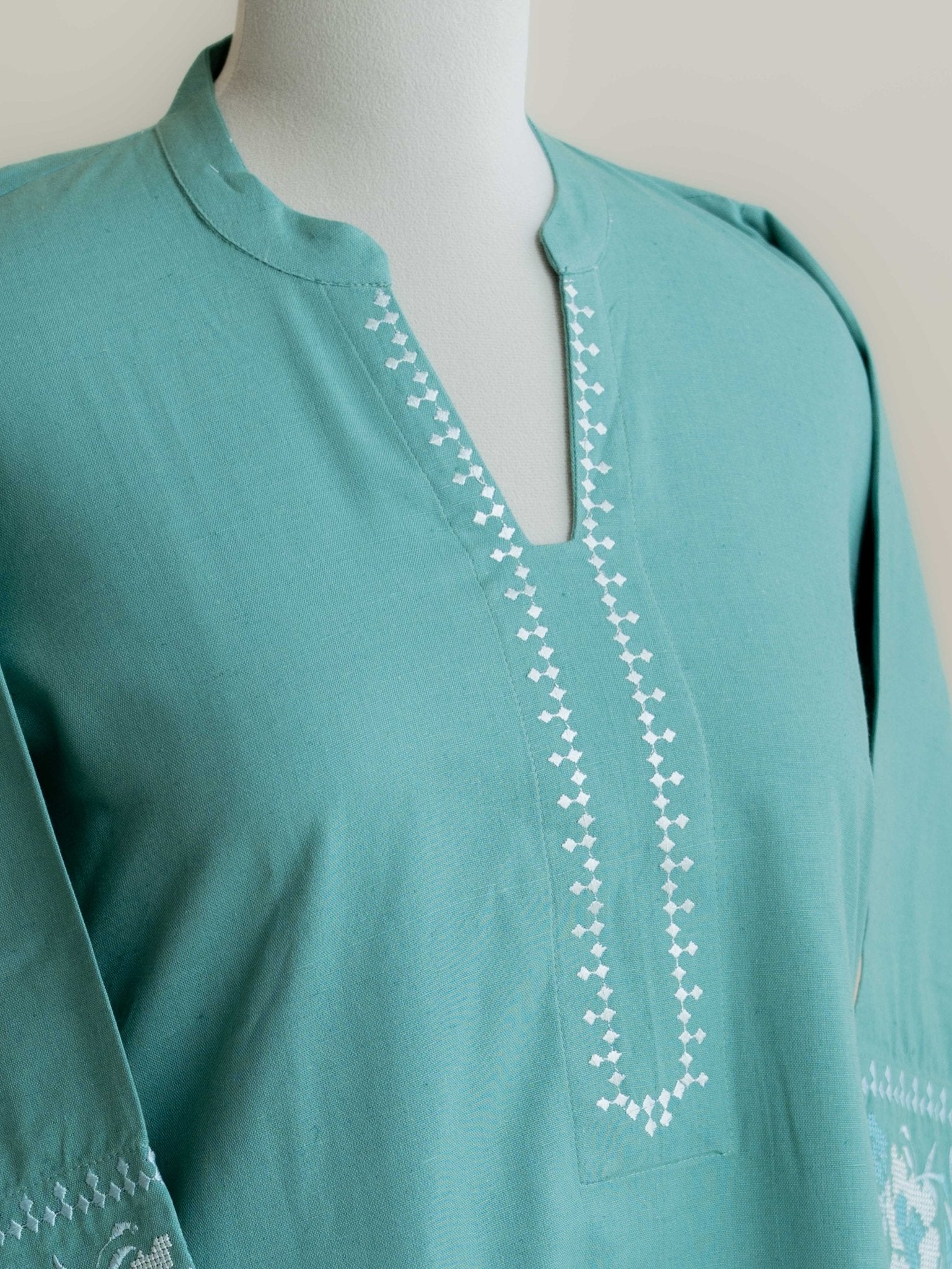 Thrishna Cotton Flax Embroidered Straight Kurta - AINA