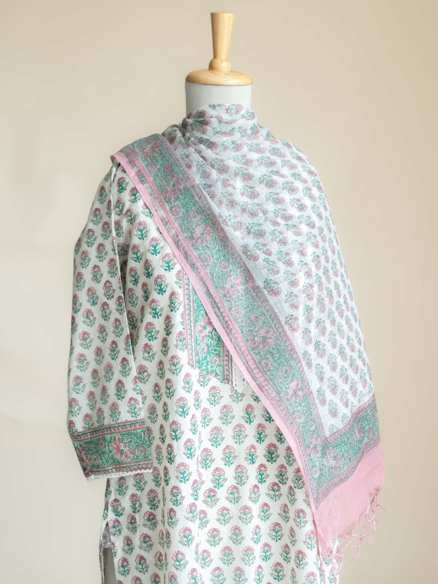 Veyah Kota Doria Block Printed Dupatta - AINA